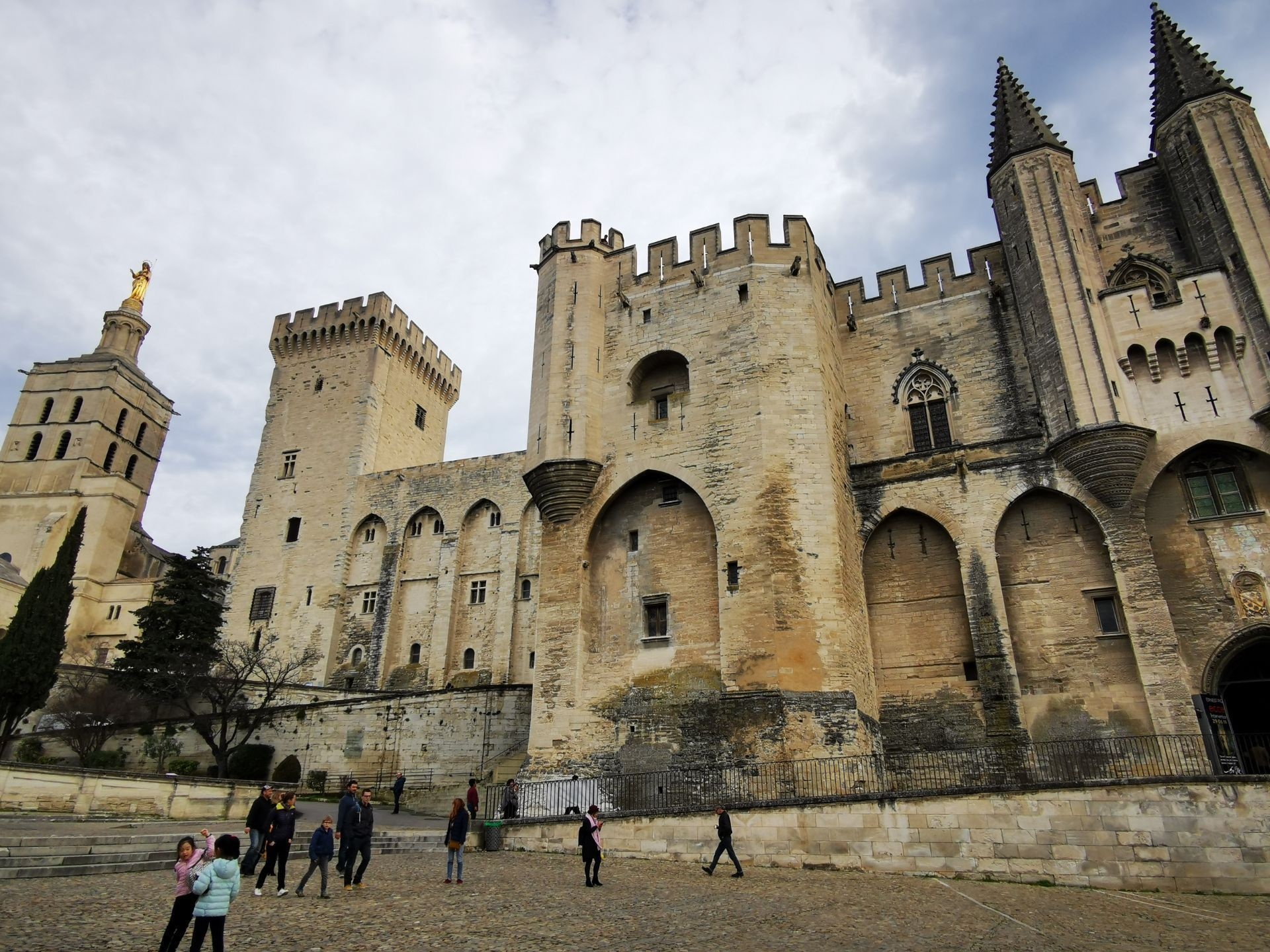 Palais des Papes, Provence attractions, Must-visit sites, Nearby recommendations, 1920x1440 HD Desktop