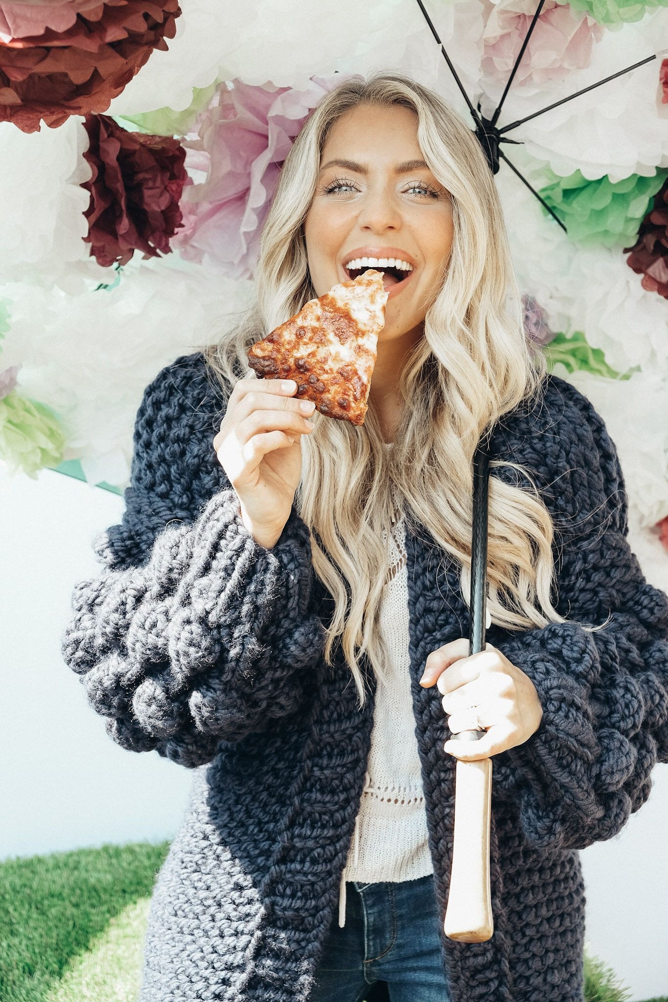 Chantelle Paige in the Origami Duster | Sav and cole, Chantelle, Cute cheer pictures 1370x2050