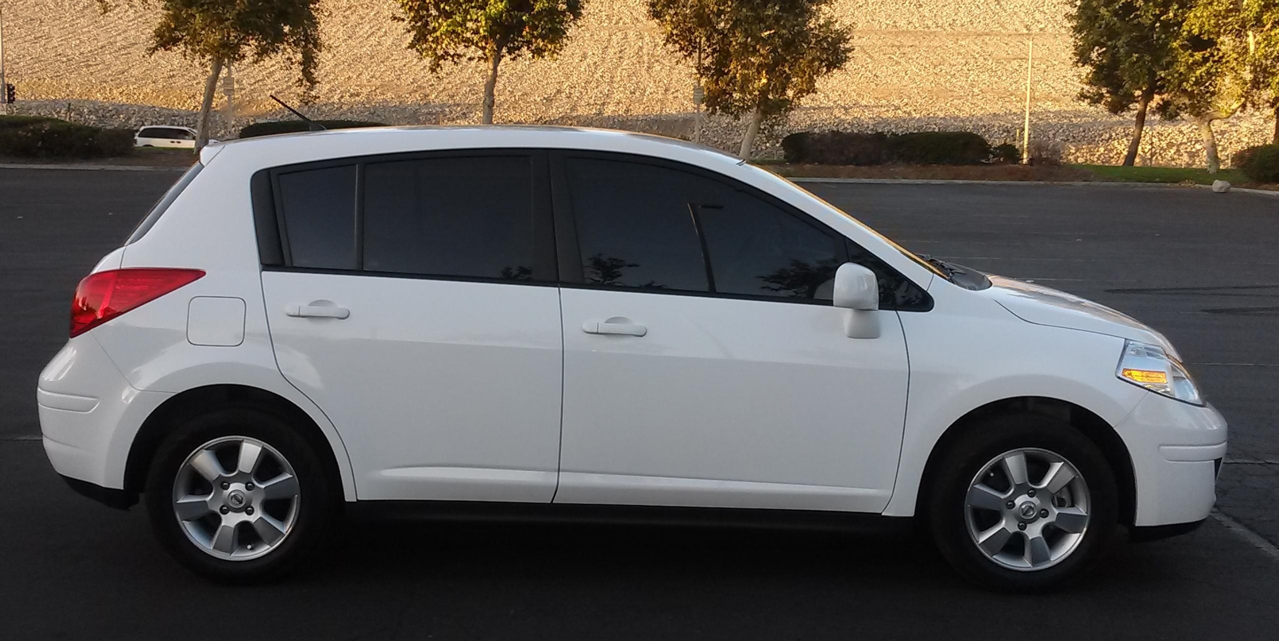 Nissan Versa hatchback 5 door, Compact and versatile, Reliable and practical, Dynamic and nimble, 2560x1290 HD Desktop