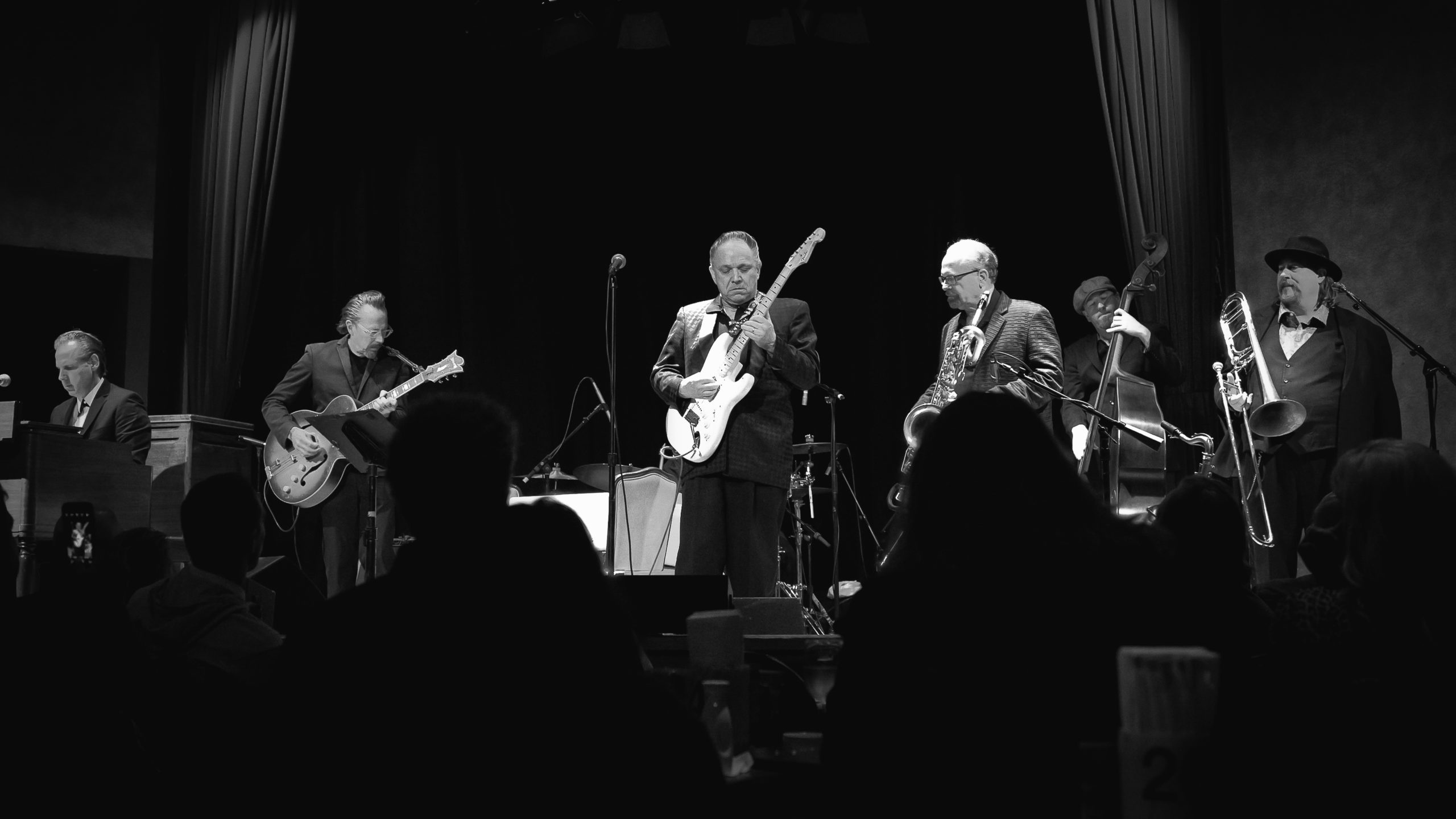 Jimmie Vaughan, Live at Yoshi's, Legendary Texas bluesman, Electric Dreams Magazine, 2560x1440 HD Desktop