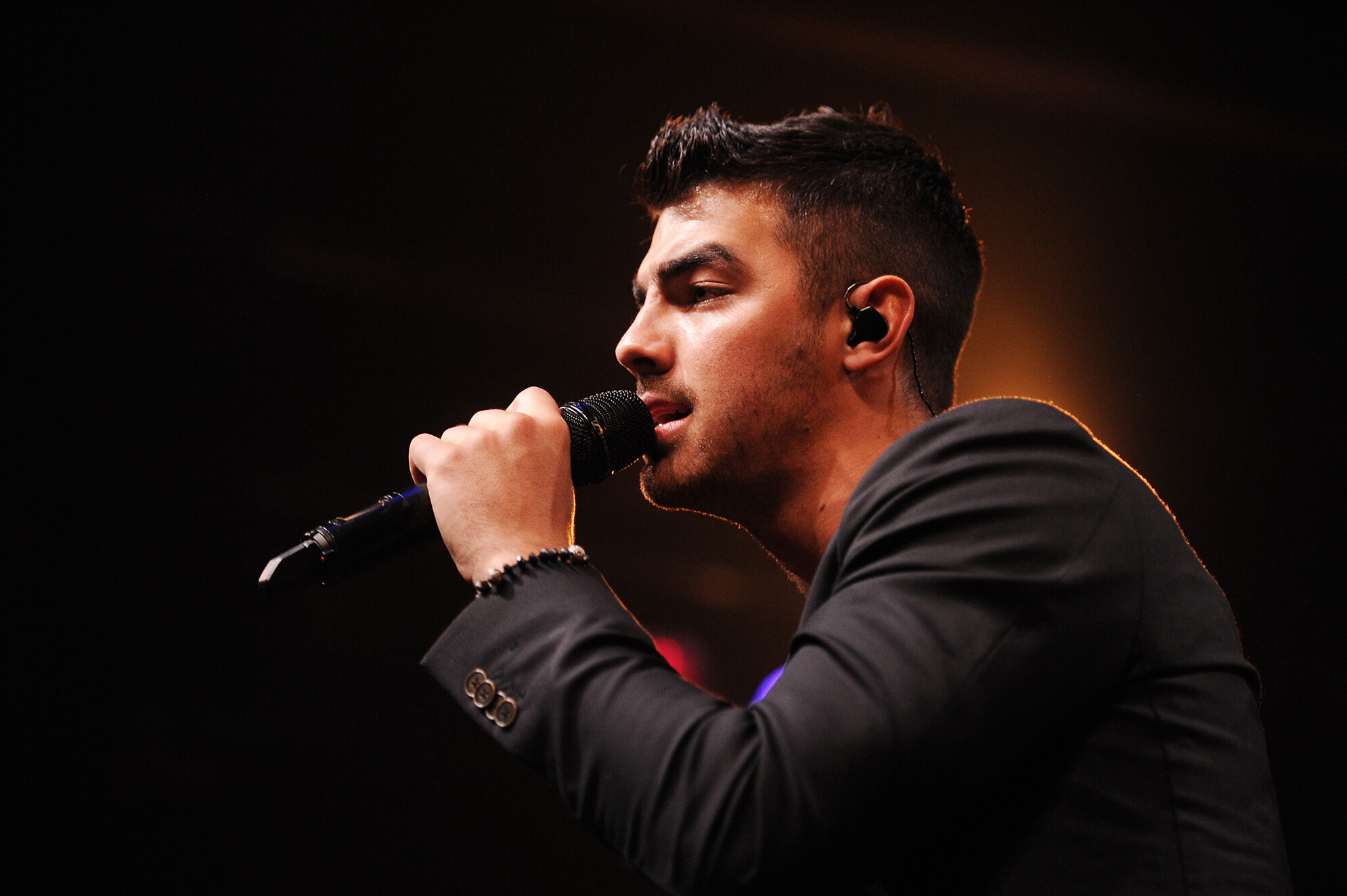 Joe Jonas, Teen heartthrob, Versatile performer, Charismatic stage presence, 1990x1330 HD Desktop