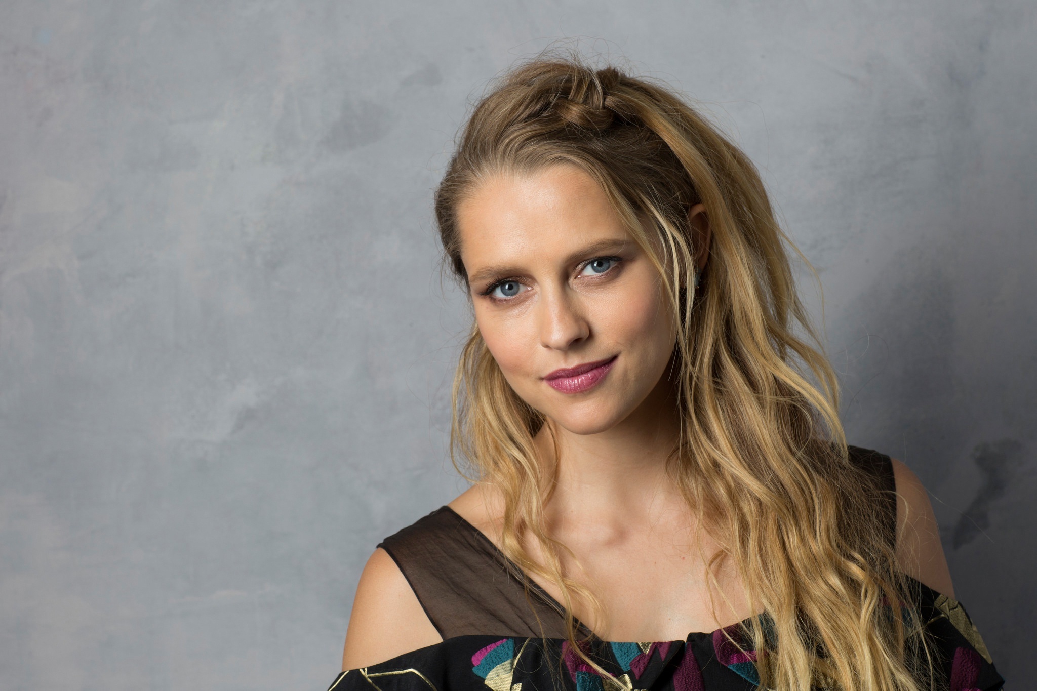 Teresa Palmer HD wallpapers, High-quality images, Stunning backgrounds, 2050x1370 HD Desktop