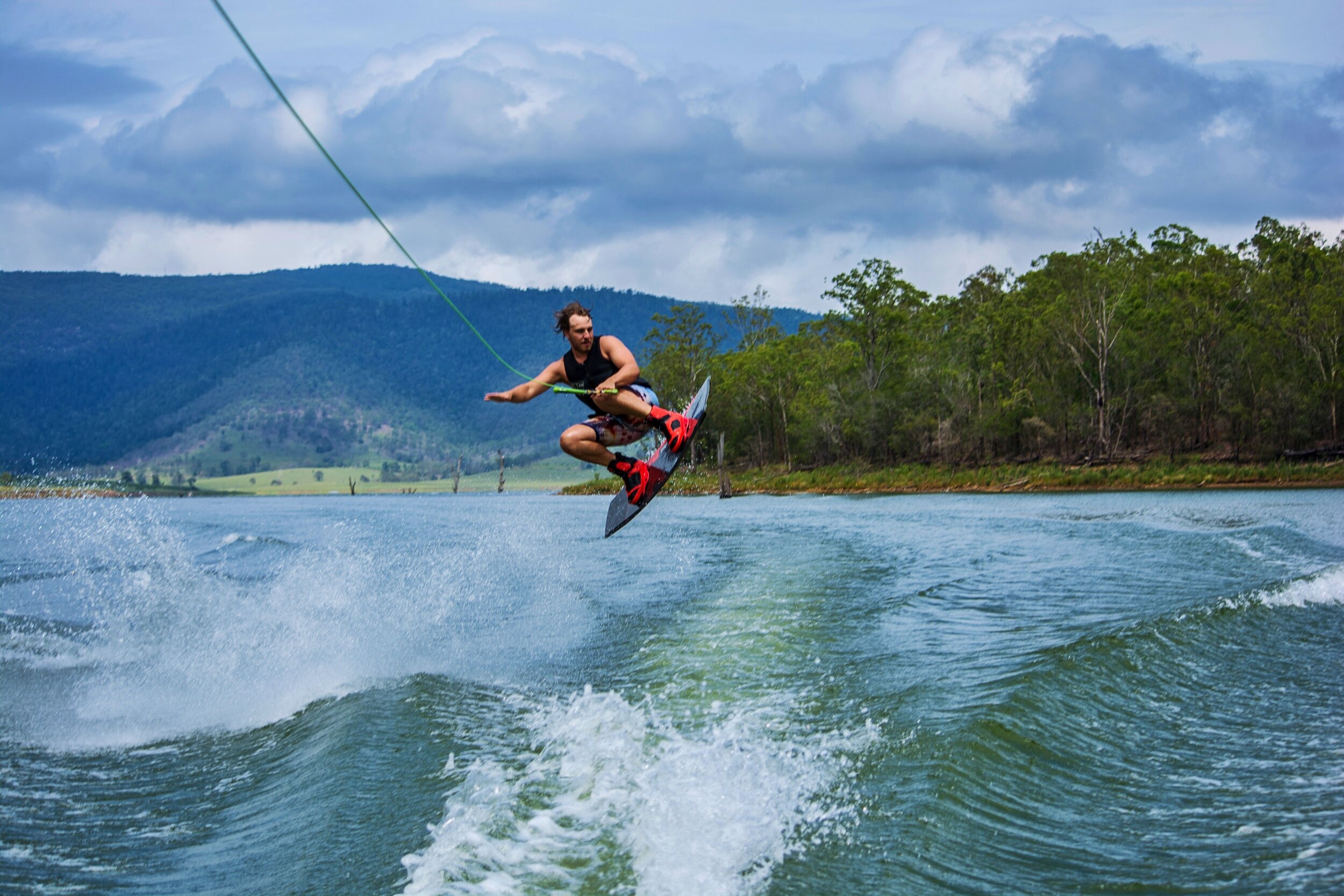 Jumping the wake, Wakeboarding Wallpaper, 2500x1670 HD Desktop