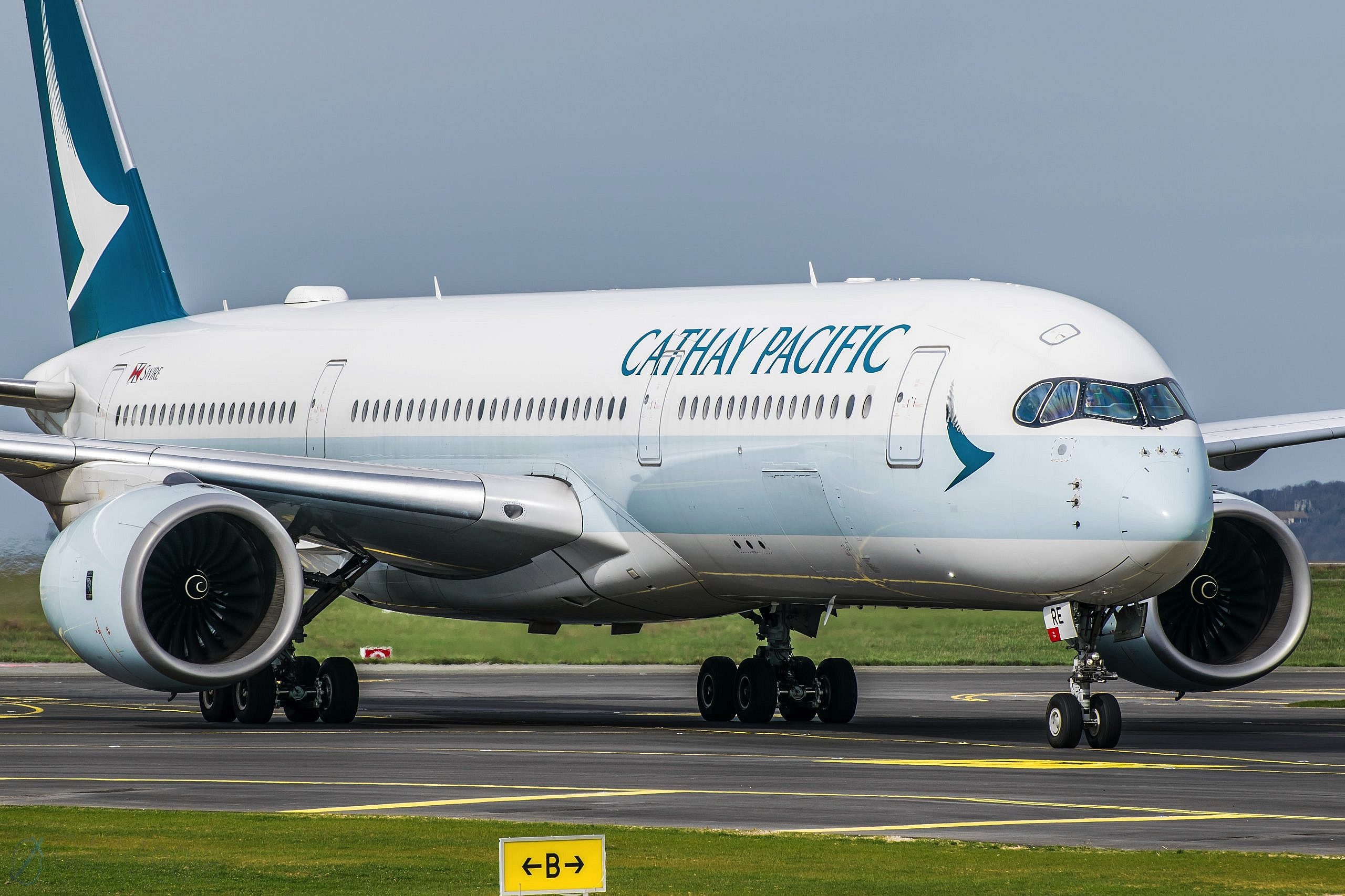 Cathay Pacific, Cathay Dragon shutdown, Immediate effect, Aviation news, 2560x1710 HD Desktop