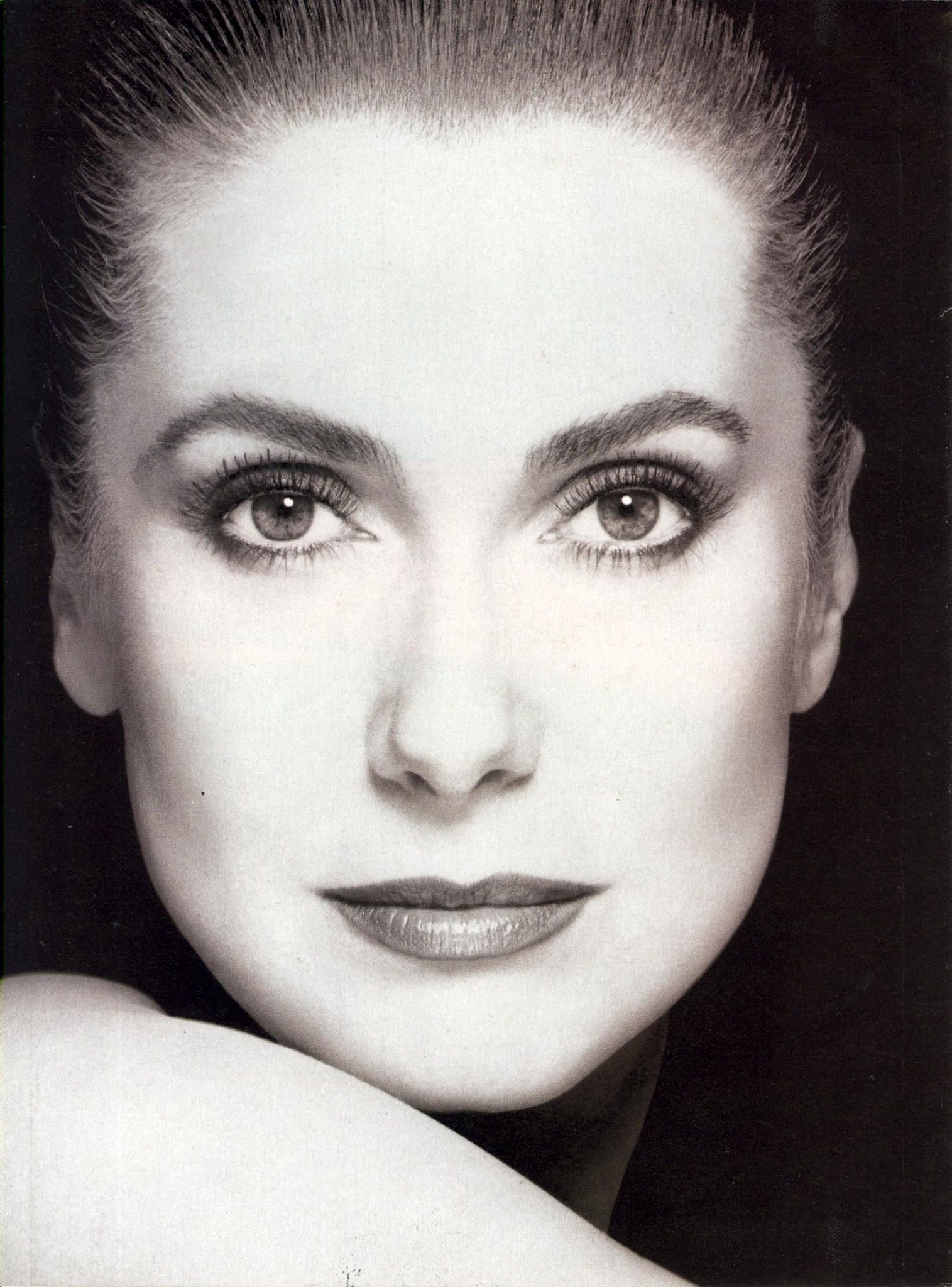 Catherine Deneuve, Timeless beauty, 1520x2050 HD Phone