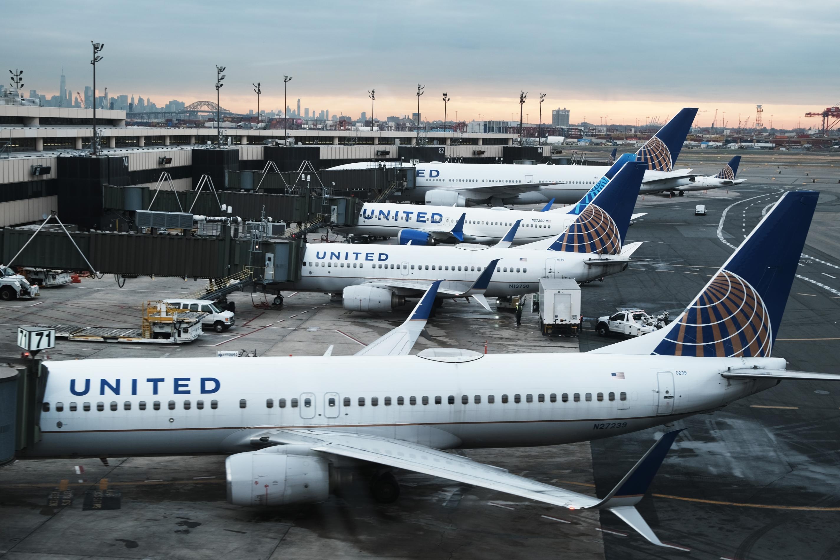 Newark Liberty International Airport, United Airlines Wallpaper, 2850x1900 HD Desktop