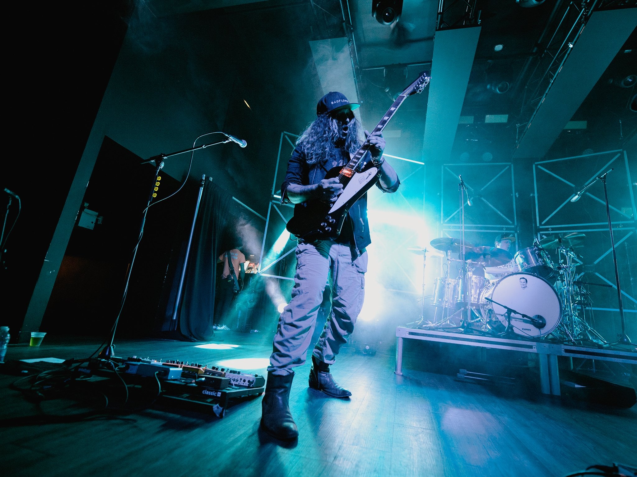 Badflower, Live performance, Axis club theatre, Toronto, 2050x1540 HD Desktop