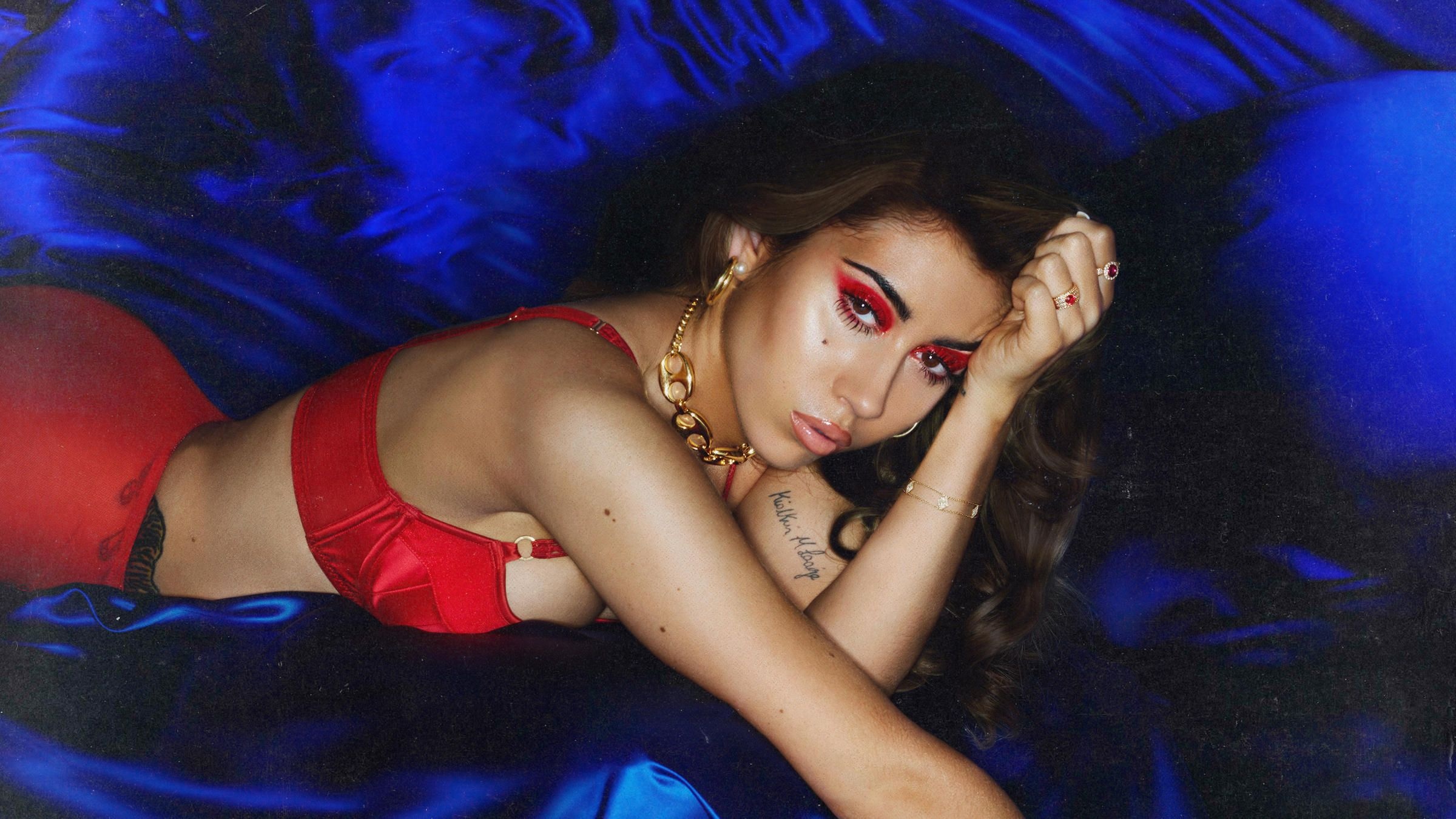 Kali Uchis, Vibrant wallpapers, Backgrounds collection, 2400x1350 HD Desktop