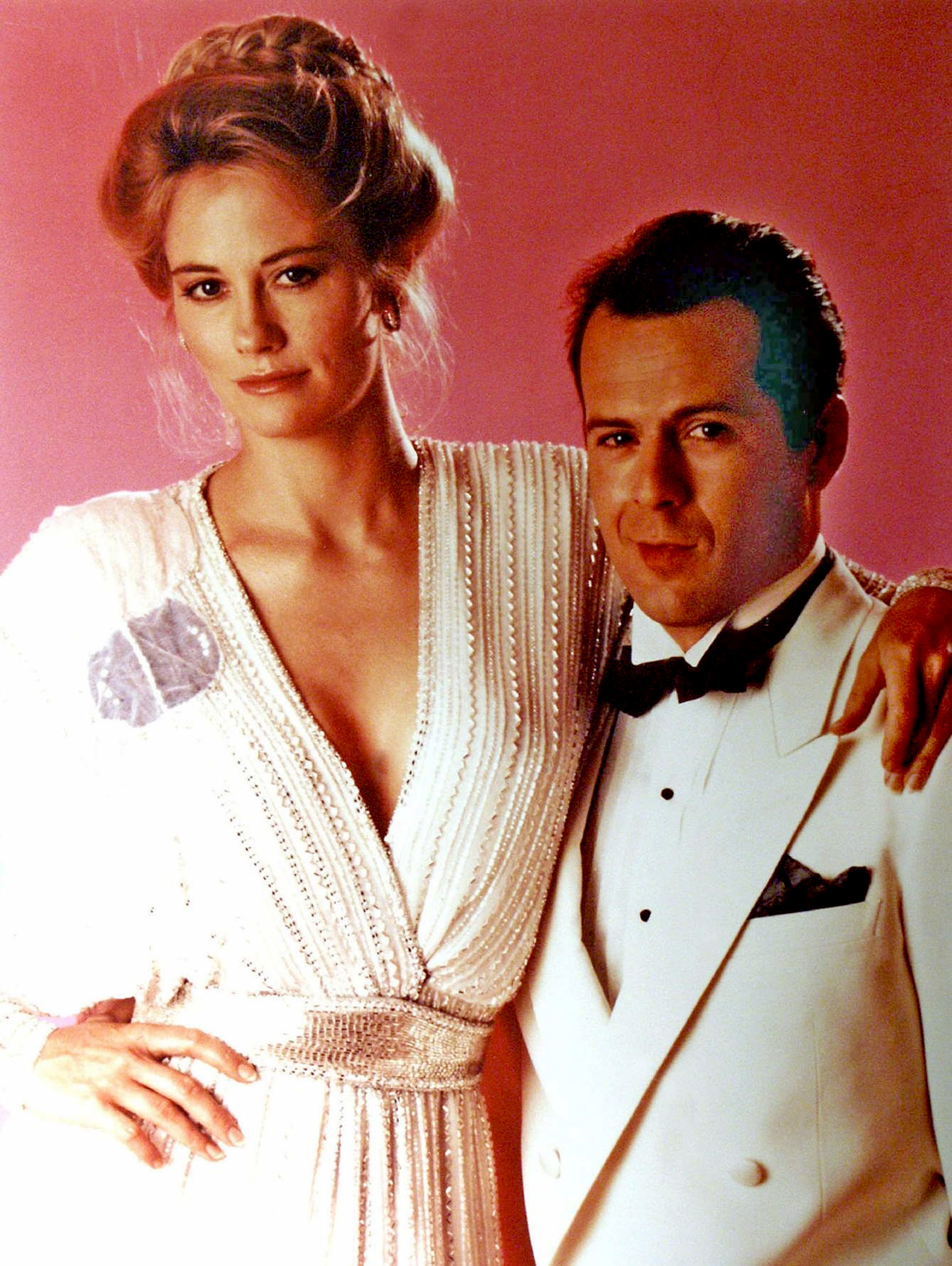 Complete Moonlighting series, DVD collector's delight, Memorable cast, DVD cover art, 2000x2660 HD Phone