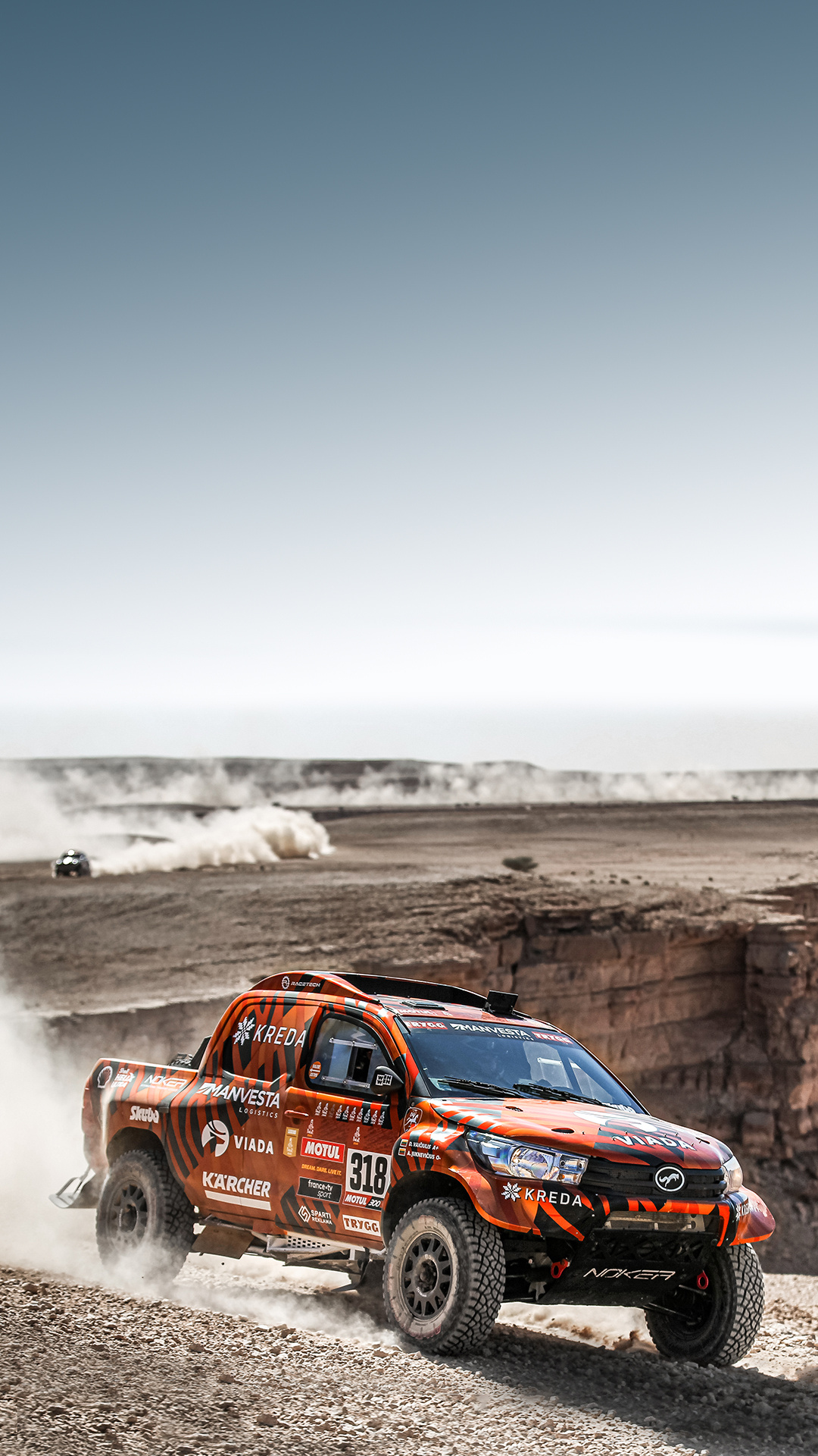 Toyota Hilux 5.0 V8, Dakar Rally Wallpaper, 1080x1920 Full HD Phone