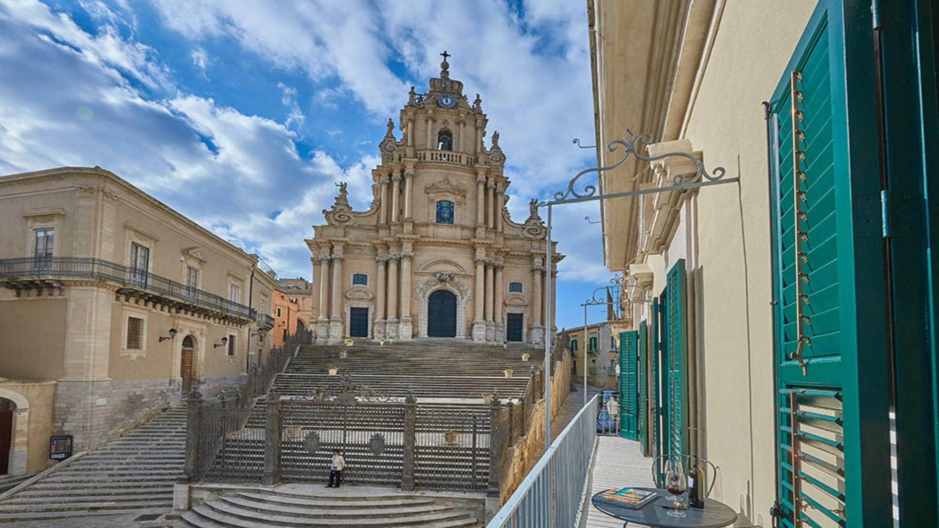 Piazza Duomo 36, Luxury apartment, Ragusa accommodation, Prestigious stay, 1920x1080 Full HD Desktop