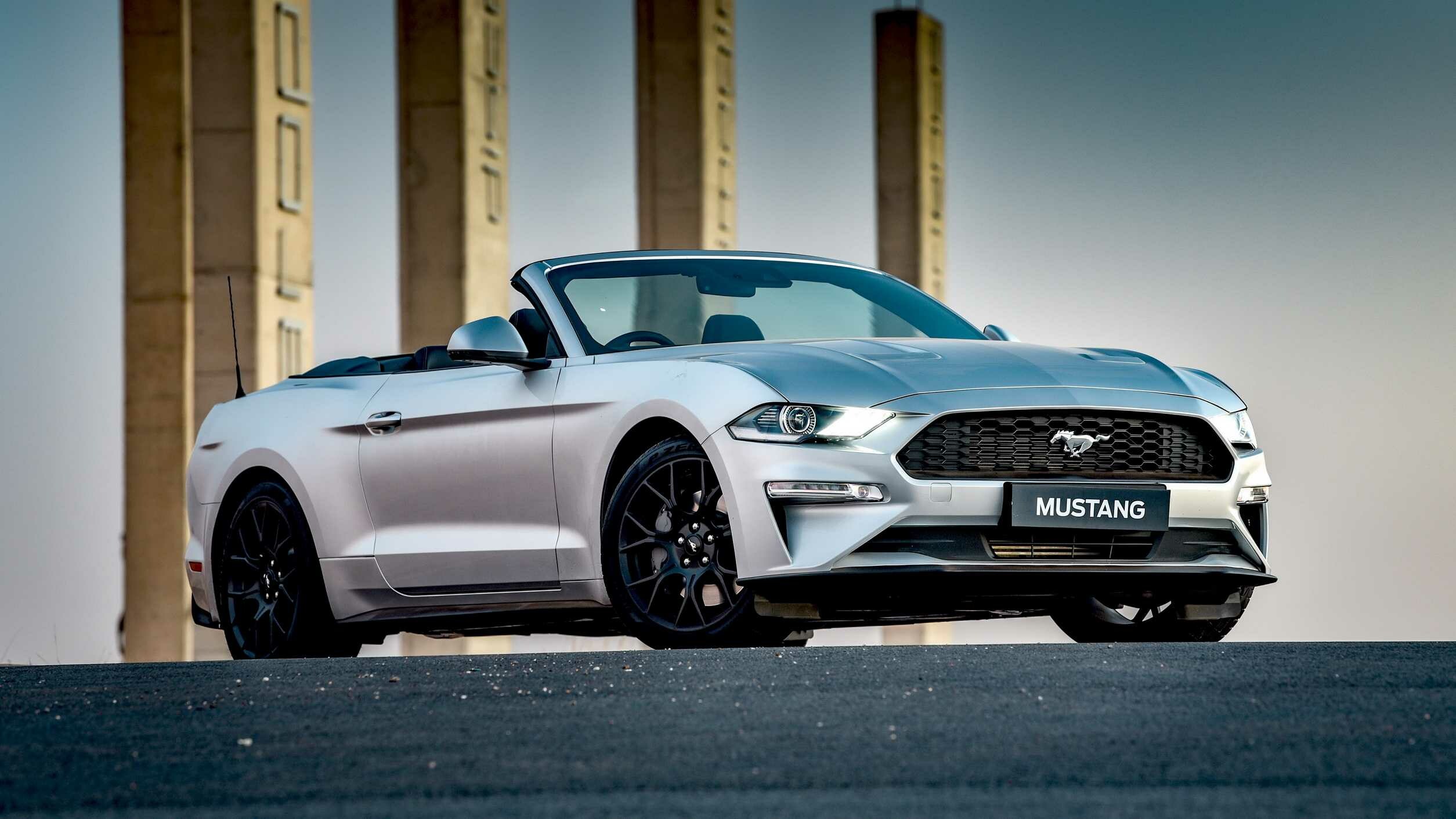 Mustang Cabrio, Ford Wallpaper, 2510x1420 HD Desktop