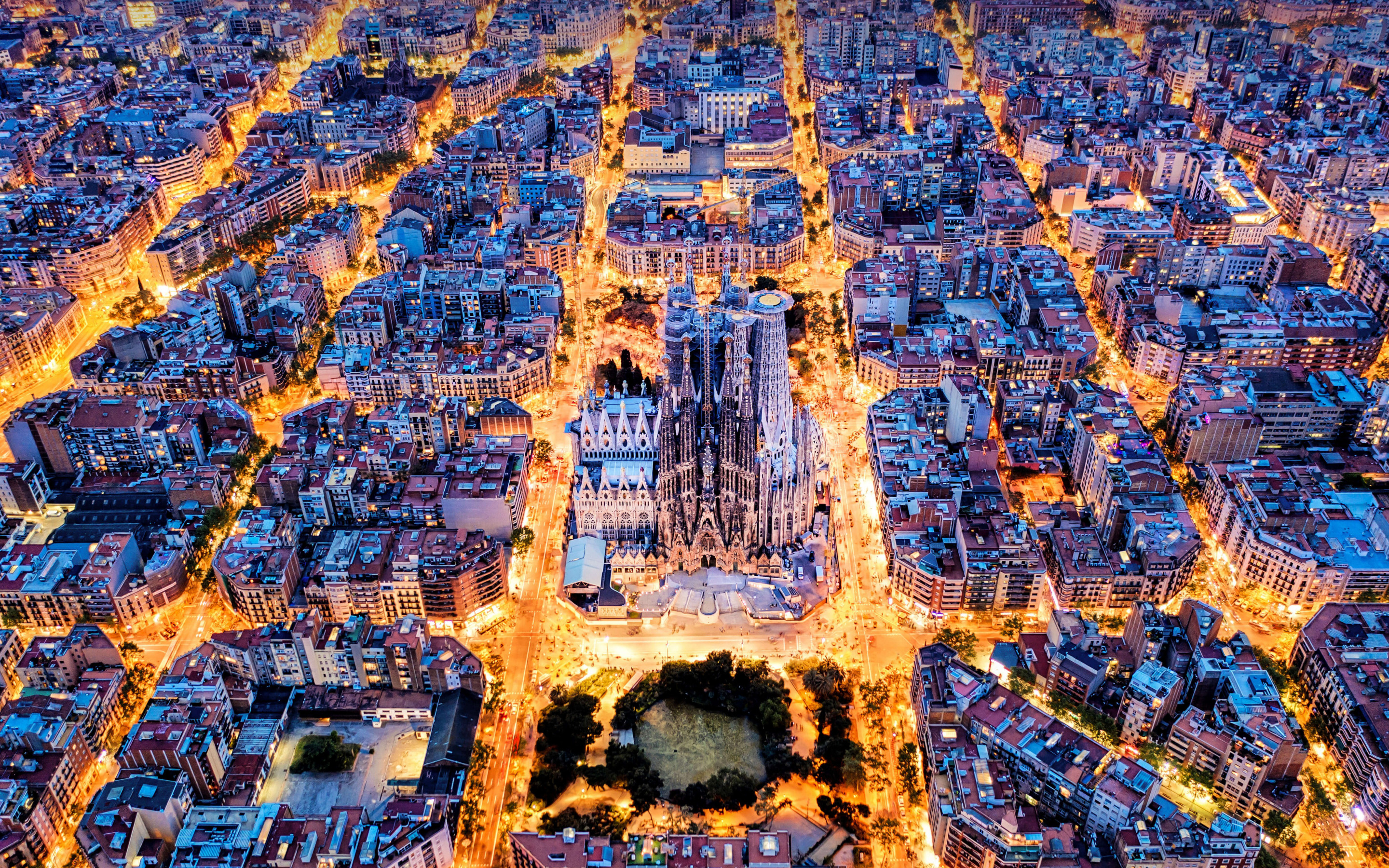 Sagrada Familia, Barcelona aerial view, Stunning panorama, Architectural gem, 2880x1800 HD Desktop