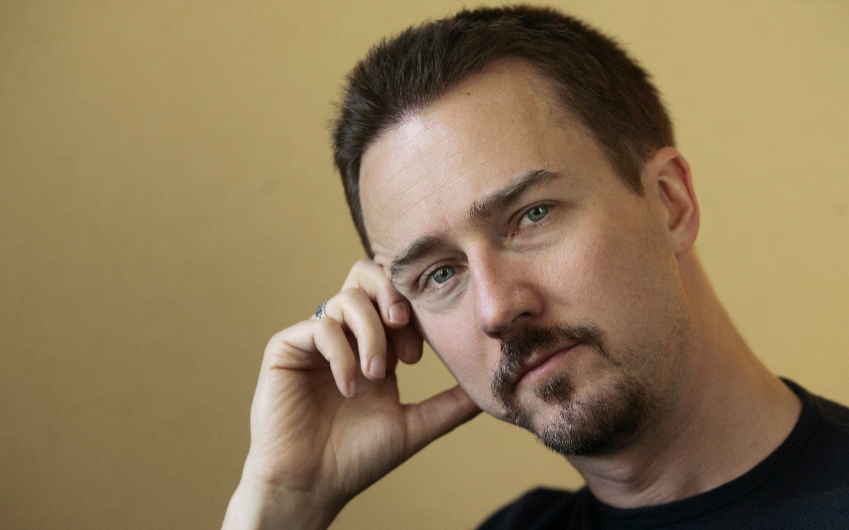 Edward Norton, Celebs, HD wallpaper, Actor's profile, 2880x1800 HD Desktop