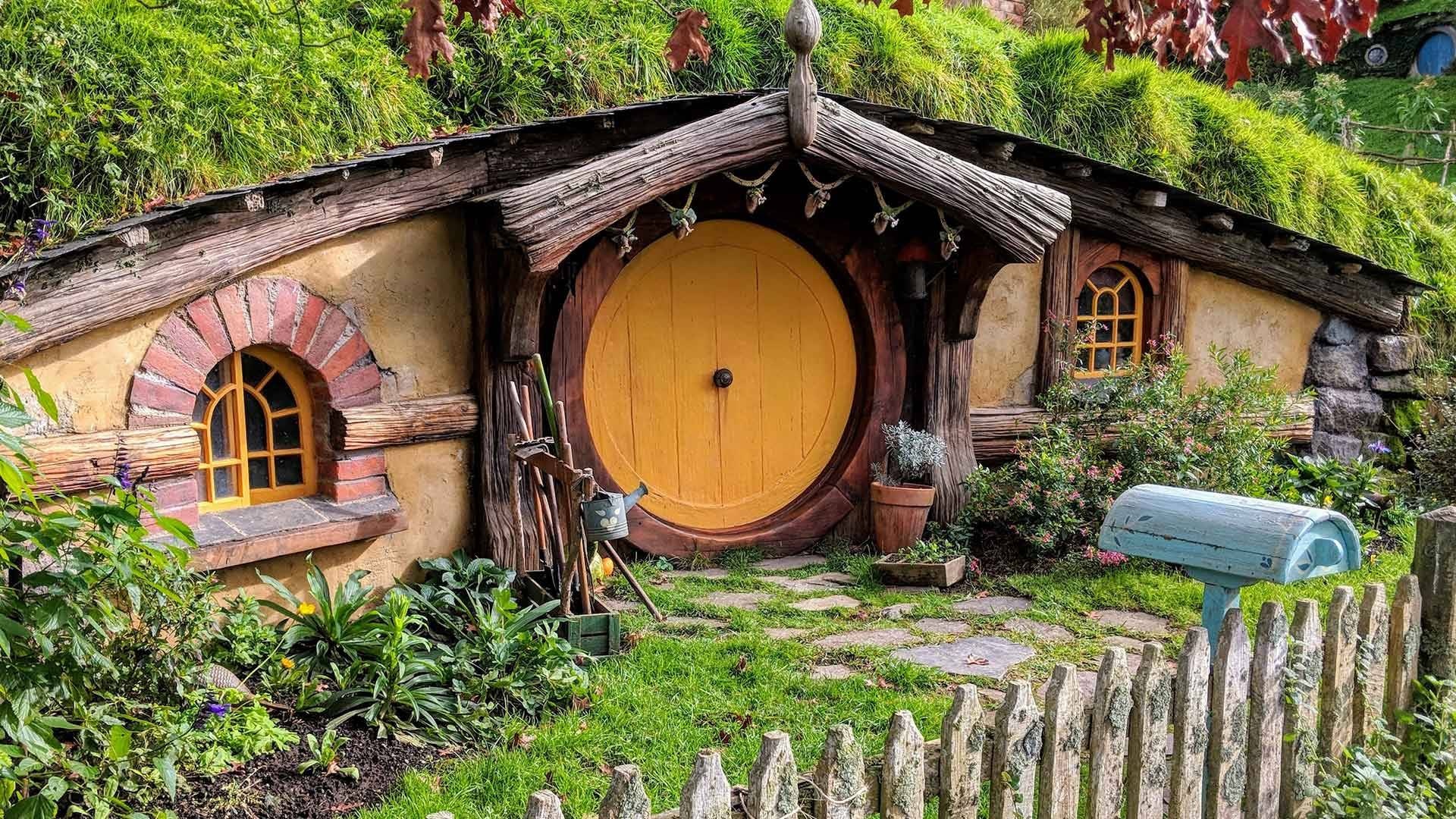 Hobbiton tour, Auckland to Matamata, Movie set experience, Stunning scenery, 1920x1080 Full HD Desktop