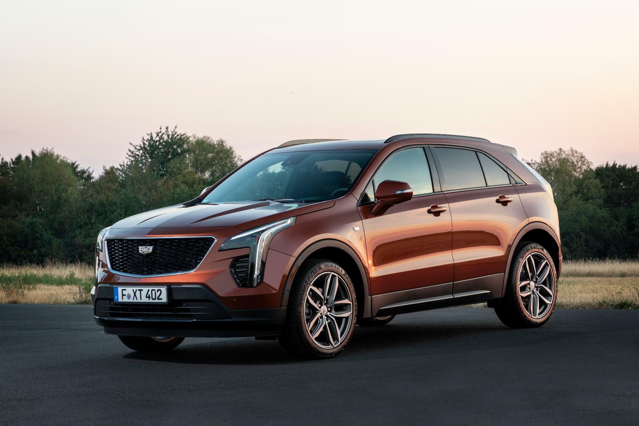 Cadillac XT4, New compact SUV, Futuristic design, Berlin mobility, 2050x1370 HD Desktop