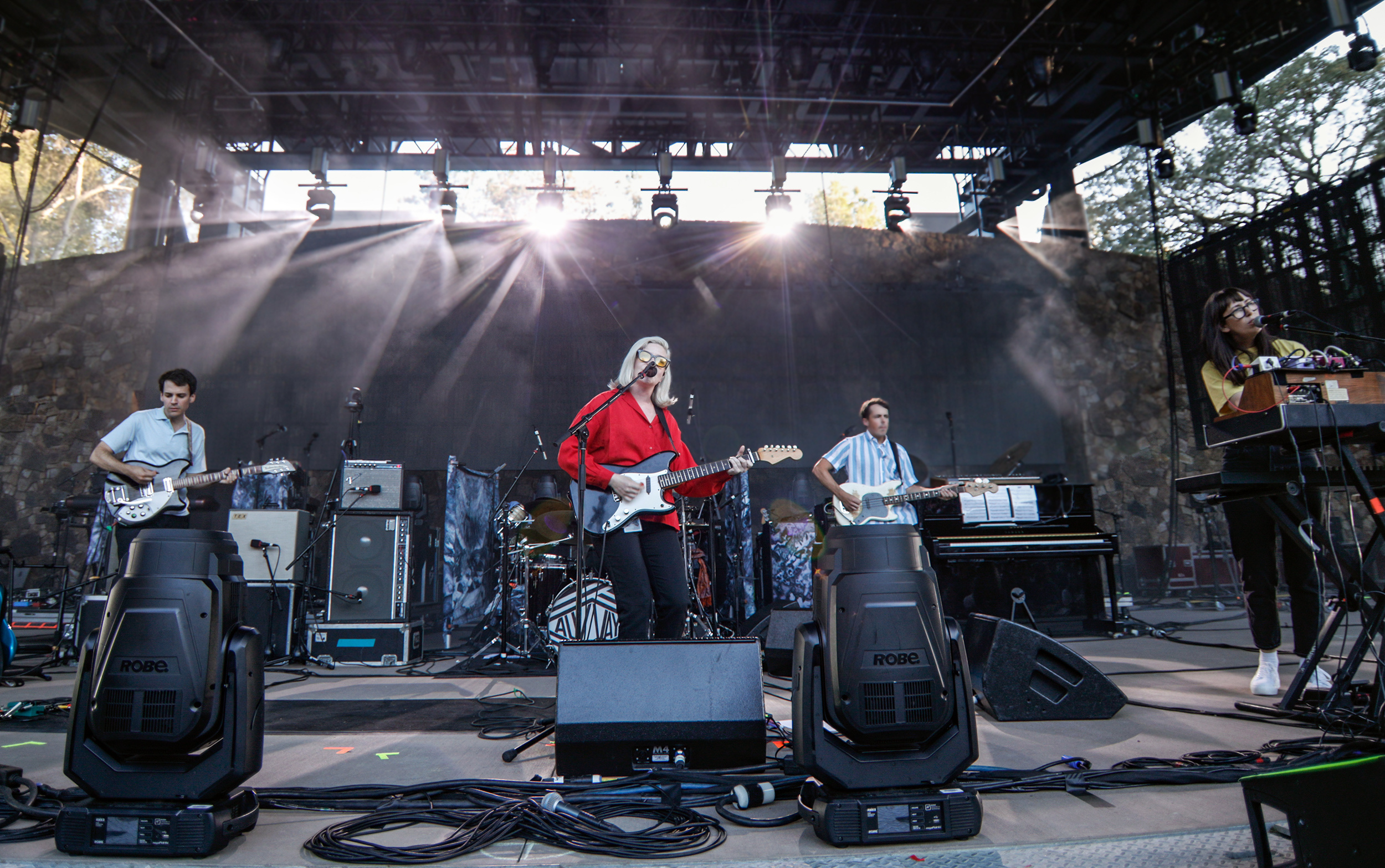 Alvvays band, Live in concert, Frost amphitheater, Captivating performances, 2500x1570 HD Desktop