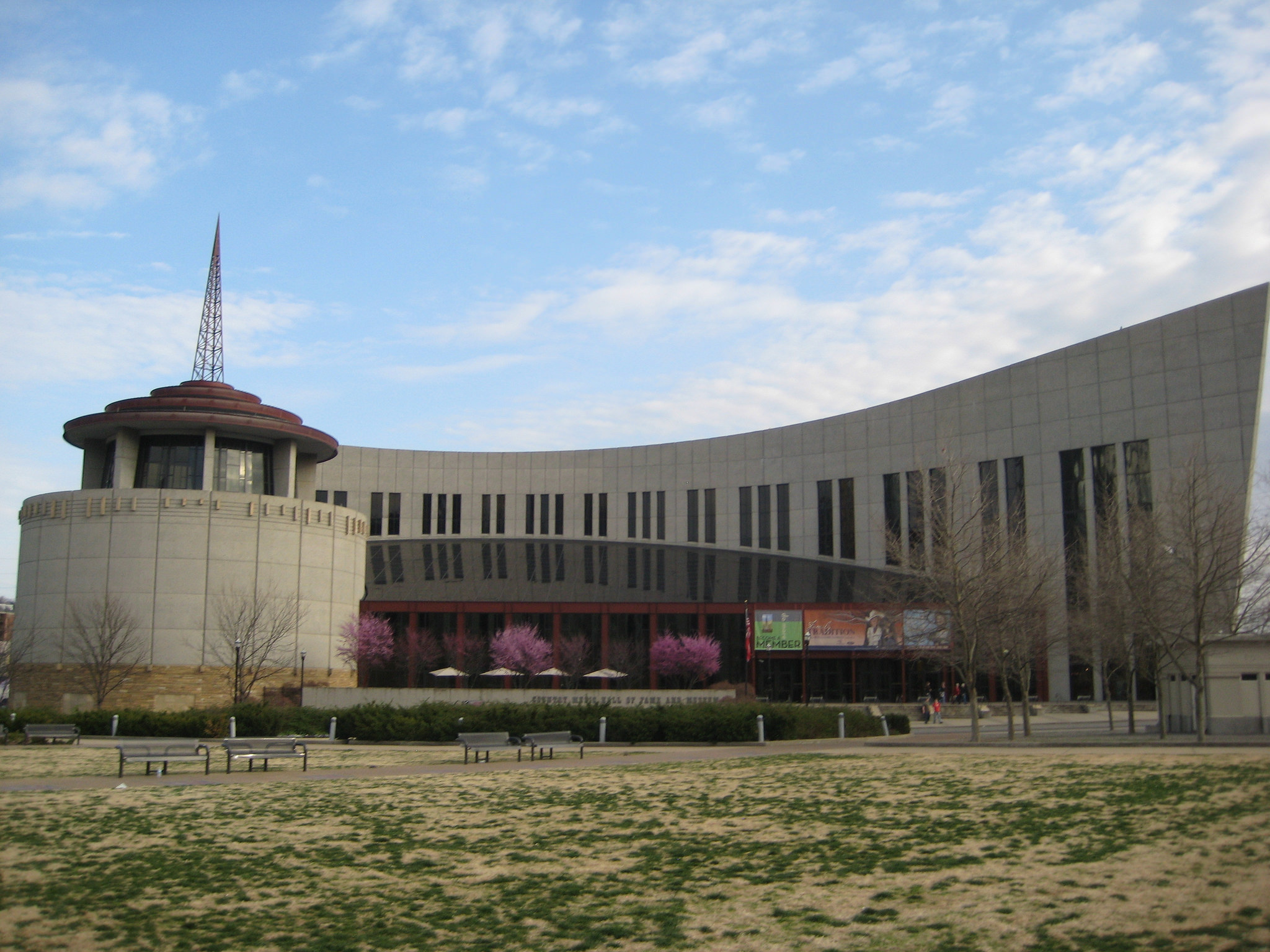 Country Music Hall of Fame and Museum, Nashville itinerary, Music scene, Honky-tonk vibes, 2050x1540 HD Desktop