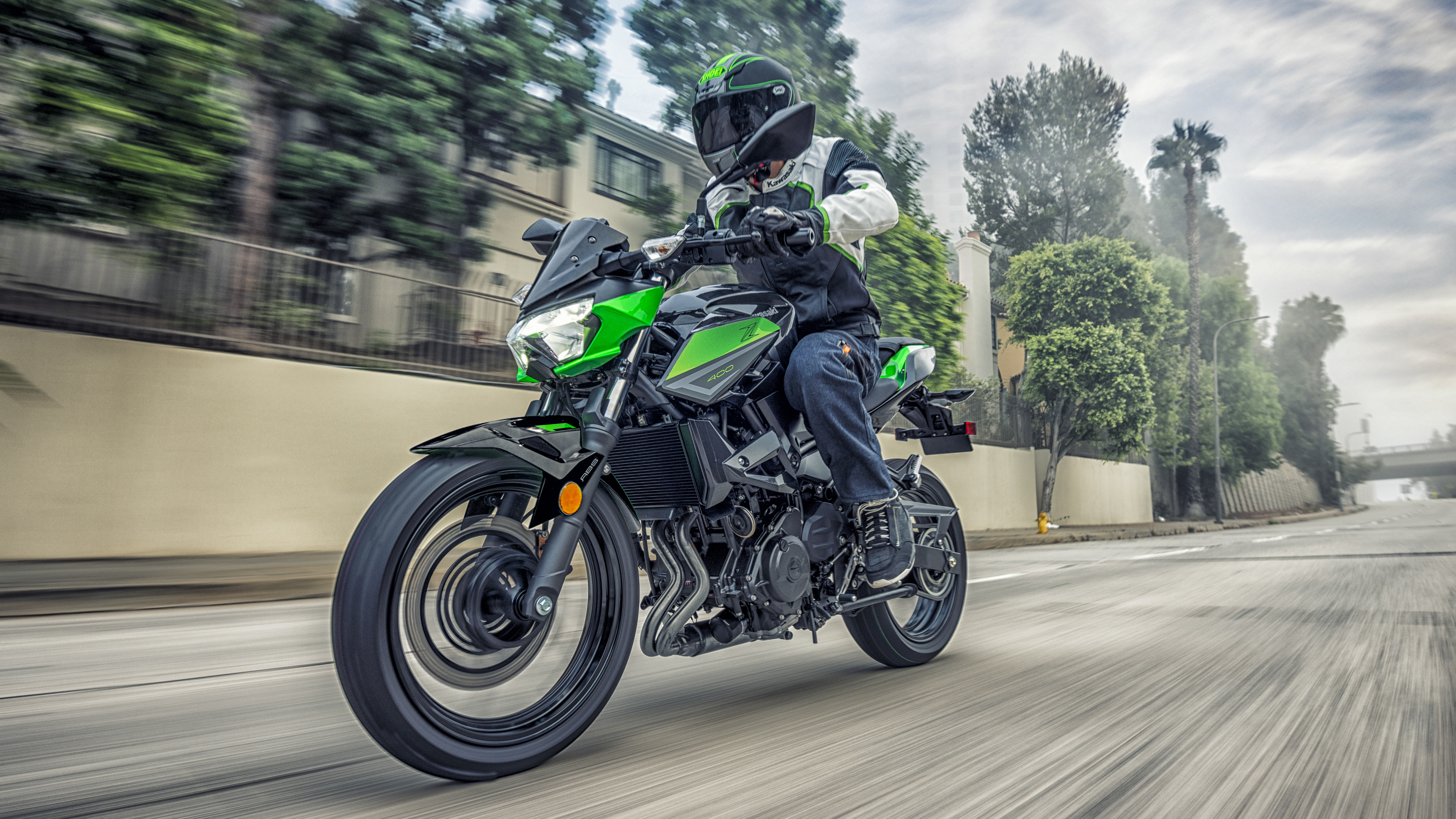 Kawasaki Z400, Futuristic design language, Cutting-edge technology, High-performance capabilities, 3840x2160 4K Desktop