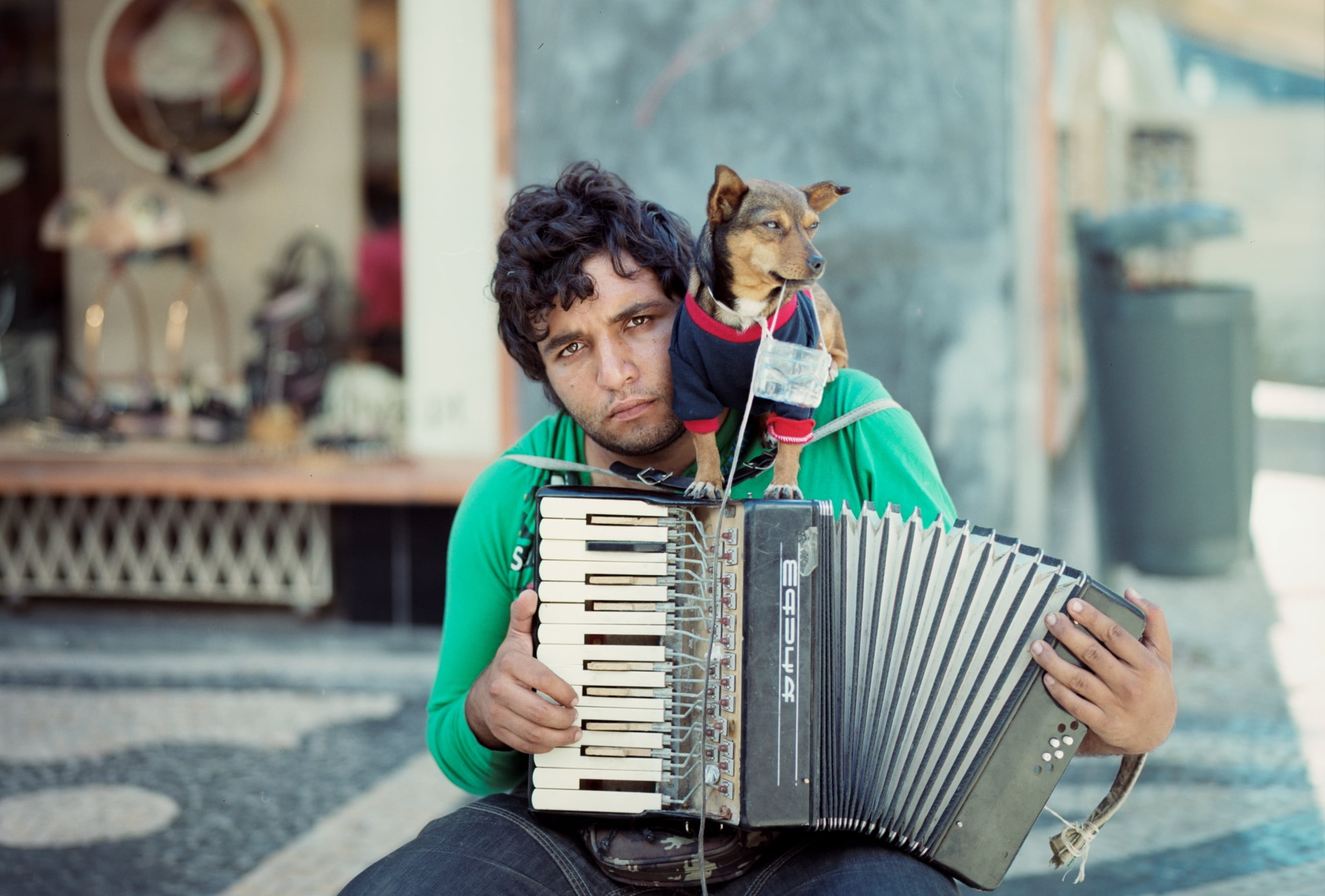 Man wearing green, Shirt playing accordion, Playing accordion with, Accordion with tan, 2600x1760 HD Desktop