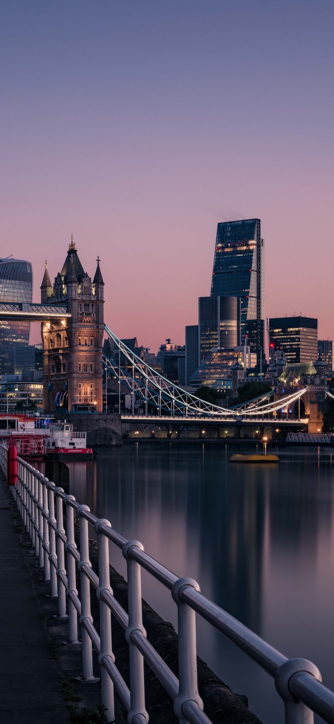 River Thames, London cityscape, 1130x2440 HD Phone