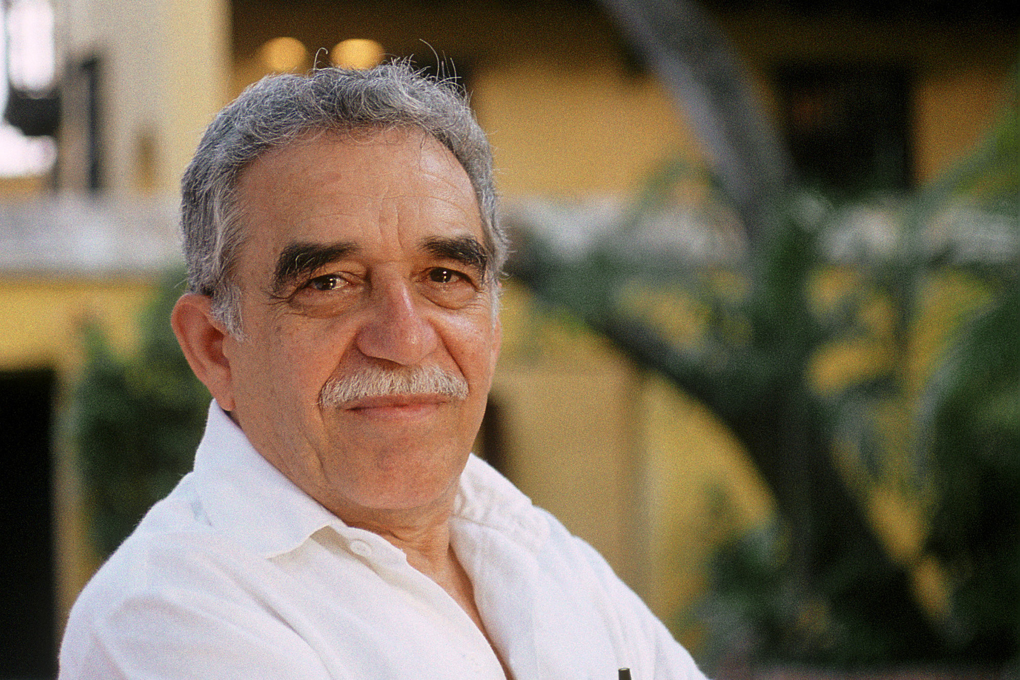 Gabriel Garcia Marquez, Evanston public library, Author's journey, Marquez, 2000x1340 HD Desktop