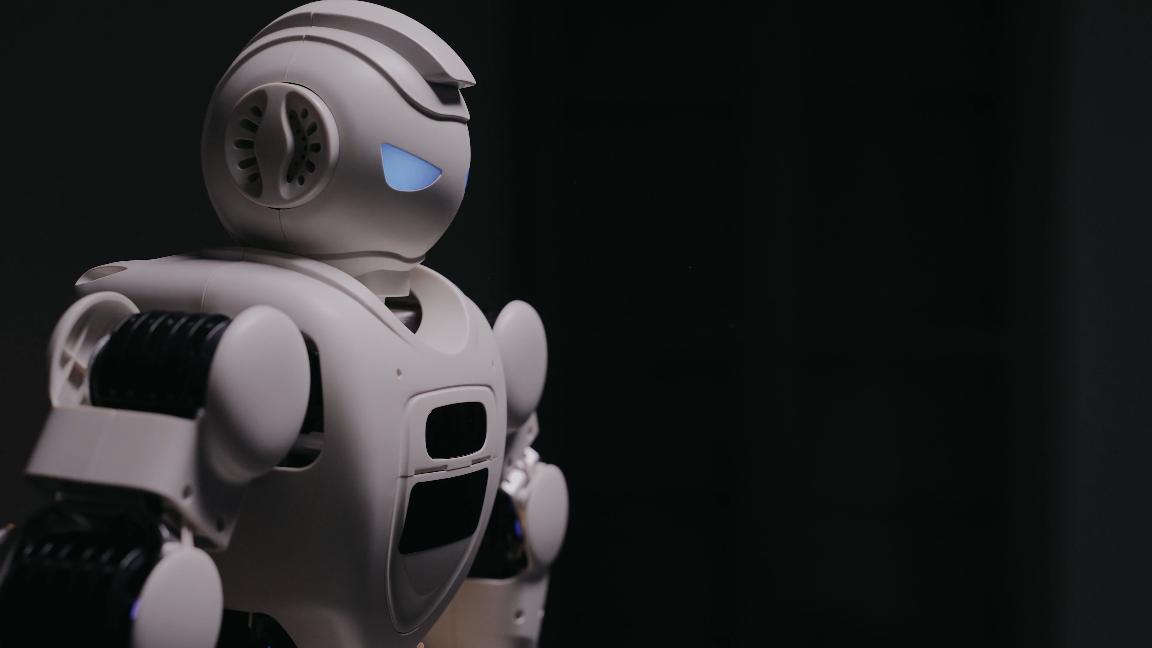 Close up of a robot, Free stock video, Detailed view, Robot technology, 3840x2160 4K Desktop