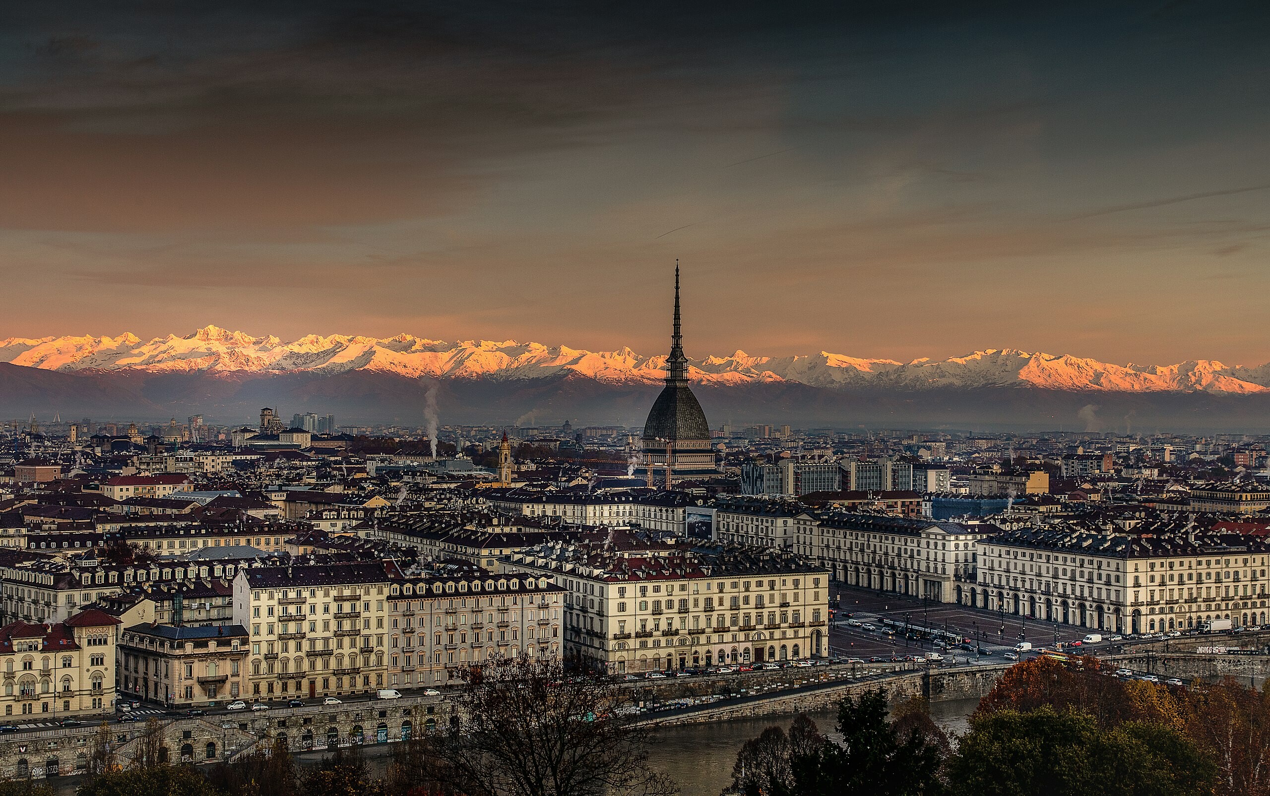 Turin, Stabbing Incident, Ex-Boyfriend, Greece, 2560x1610 HD Desktop