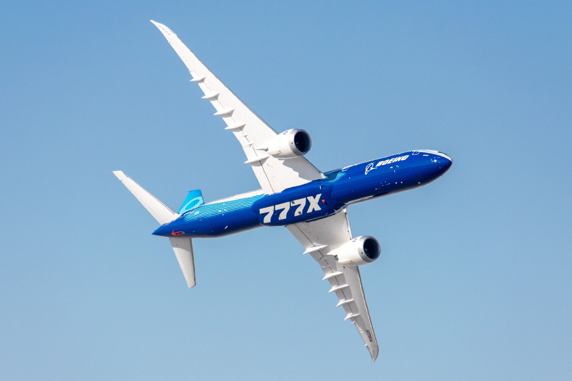 Boeing 777, Inside tour, Engineering marvel, Flight innovation, 1920x1280 HD Desktop