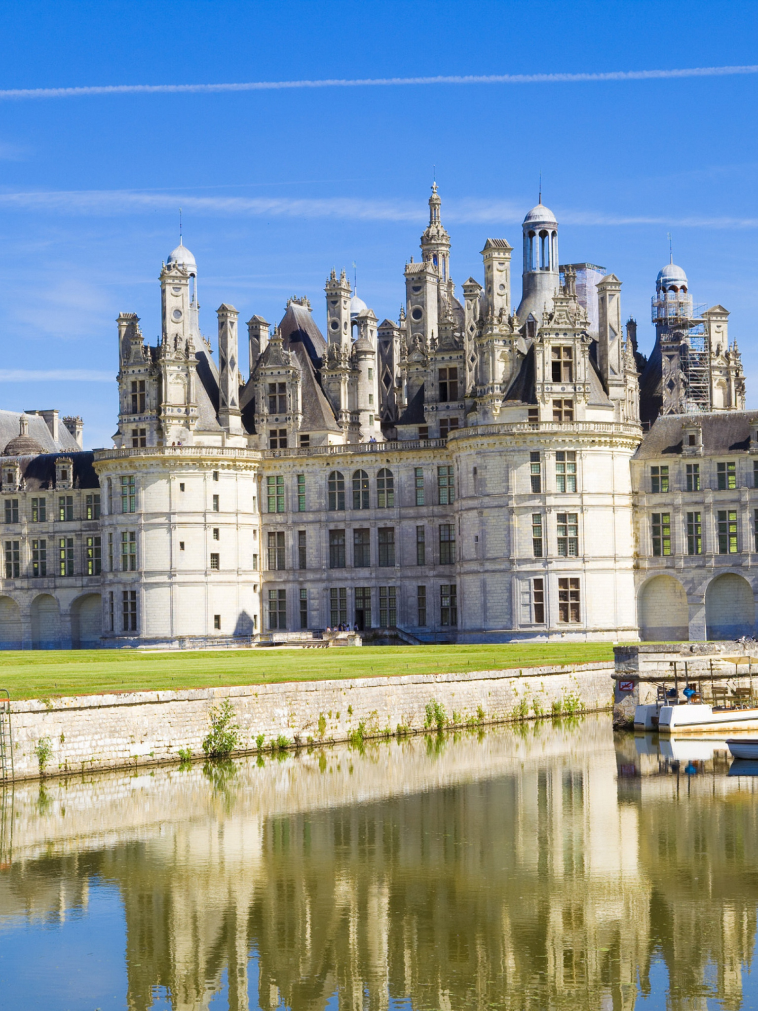 Chateau De Chambord, Chateau France, Wallpaper background, 4K Ultra HD, 1540x2050 HD Phone
