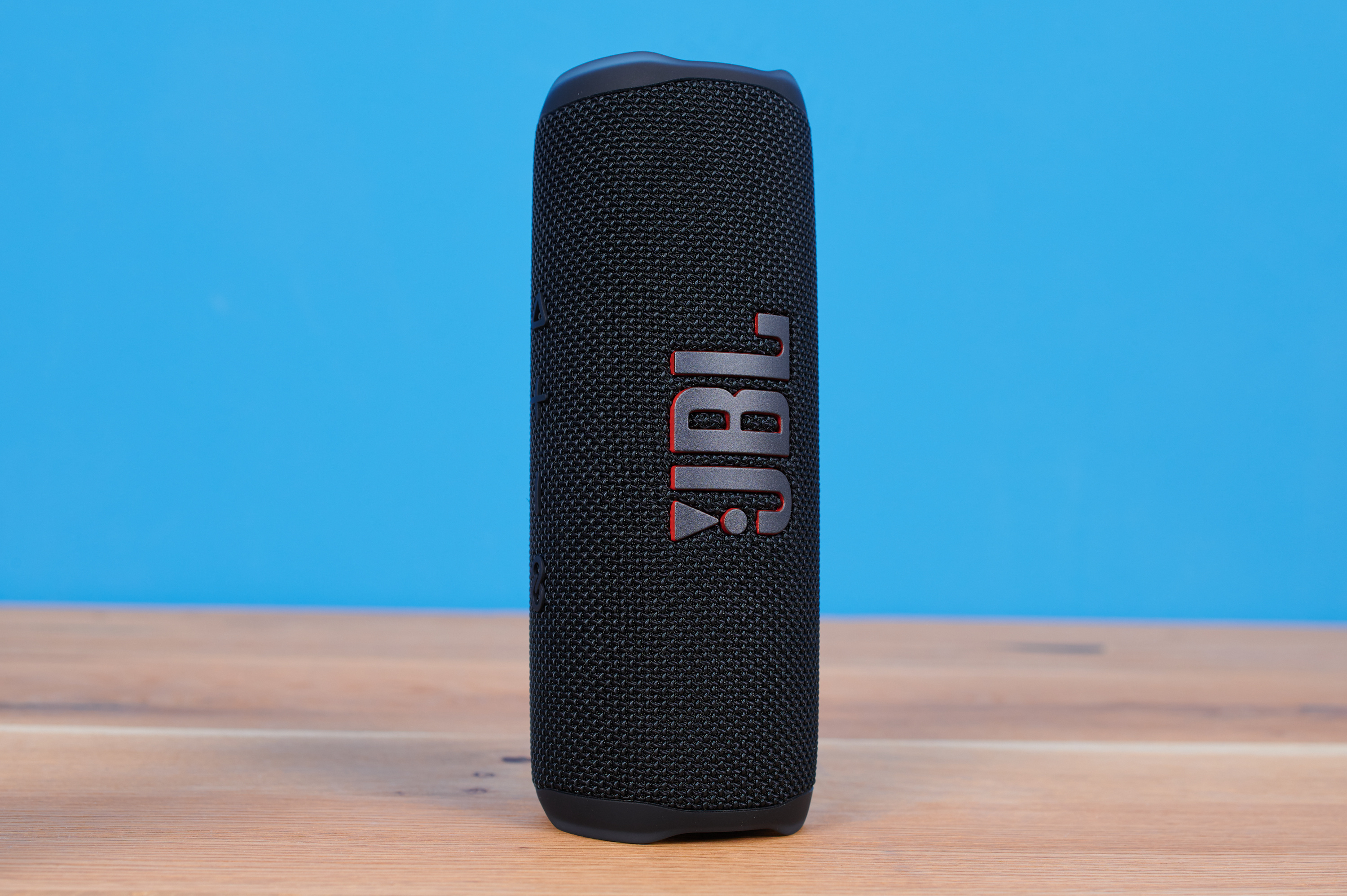 JBL Flip 6, Compact size, Powerful performance, Speaker review, 3000x2000 HD Desktop