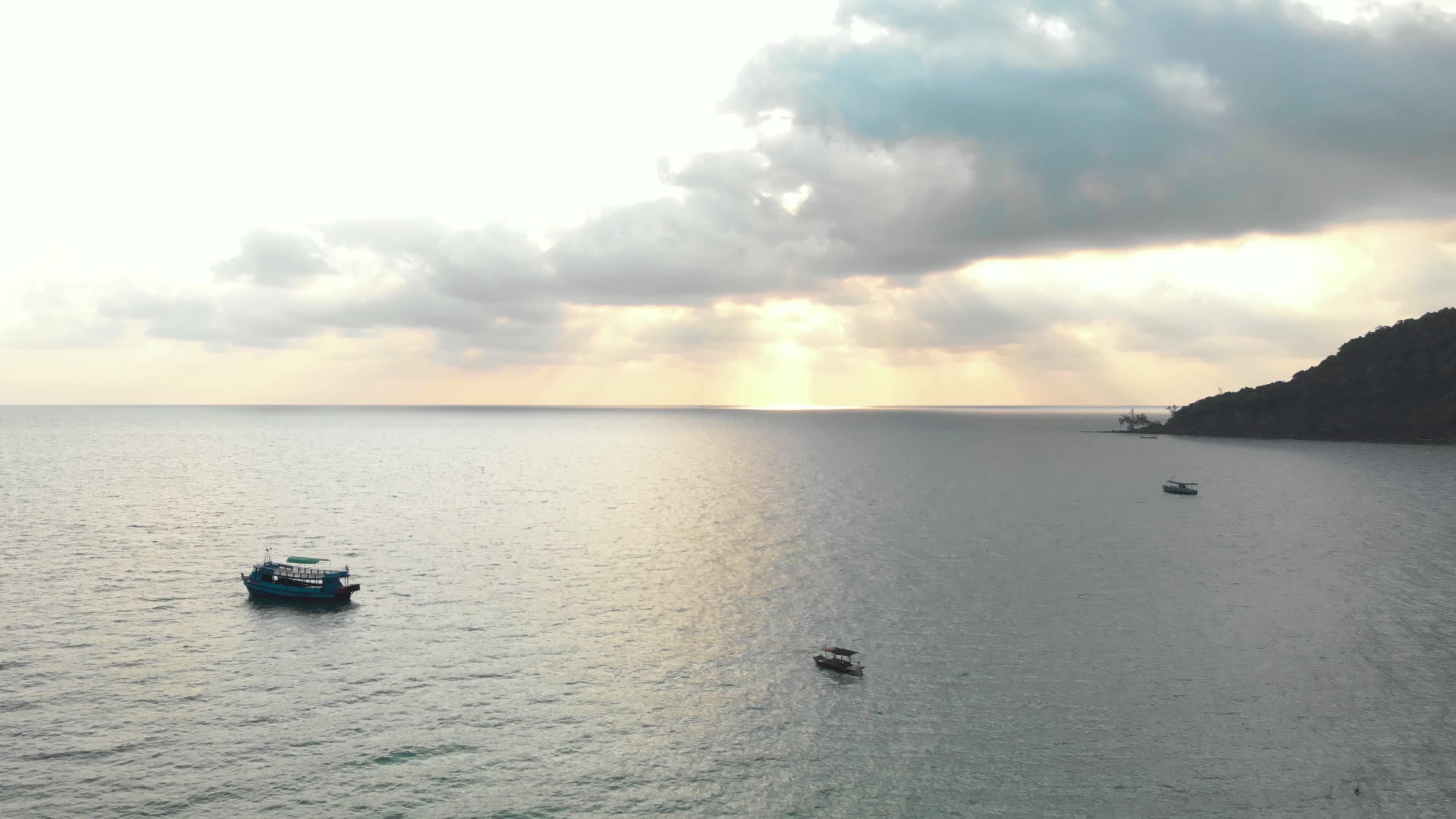 Golden cloudy evening, Lazy beach coast, Sihanoukville, Cambodia, 3840x2160 4K Desktop