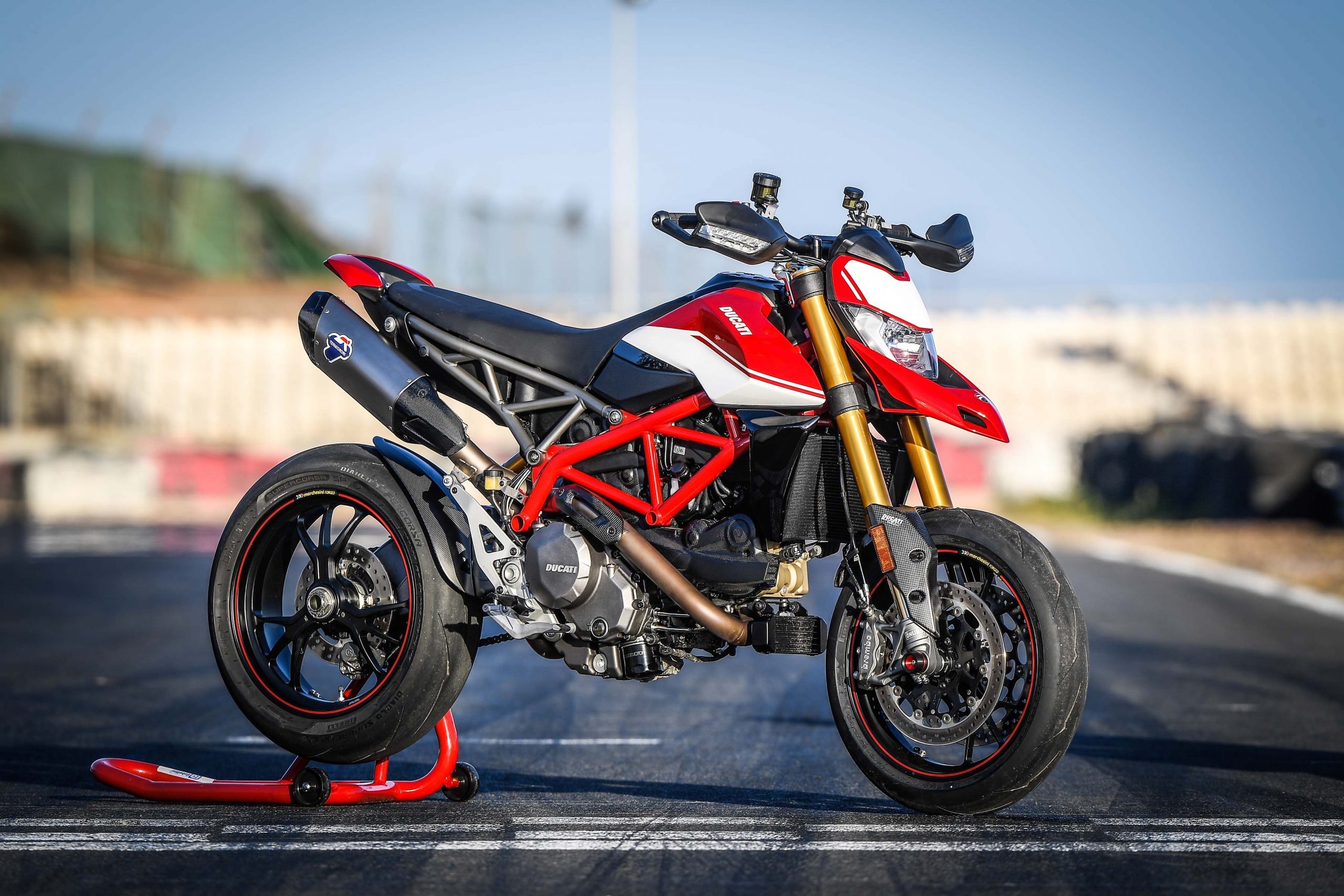 RVE Side View, Ducati Hypermotard 950 Wallpaper, 2560x1710 HD Desktop