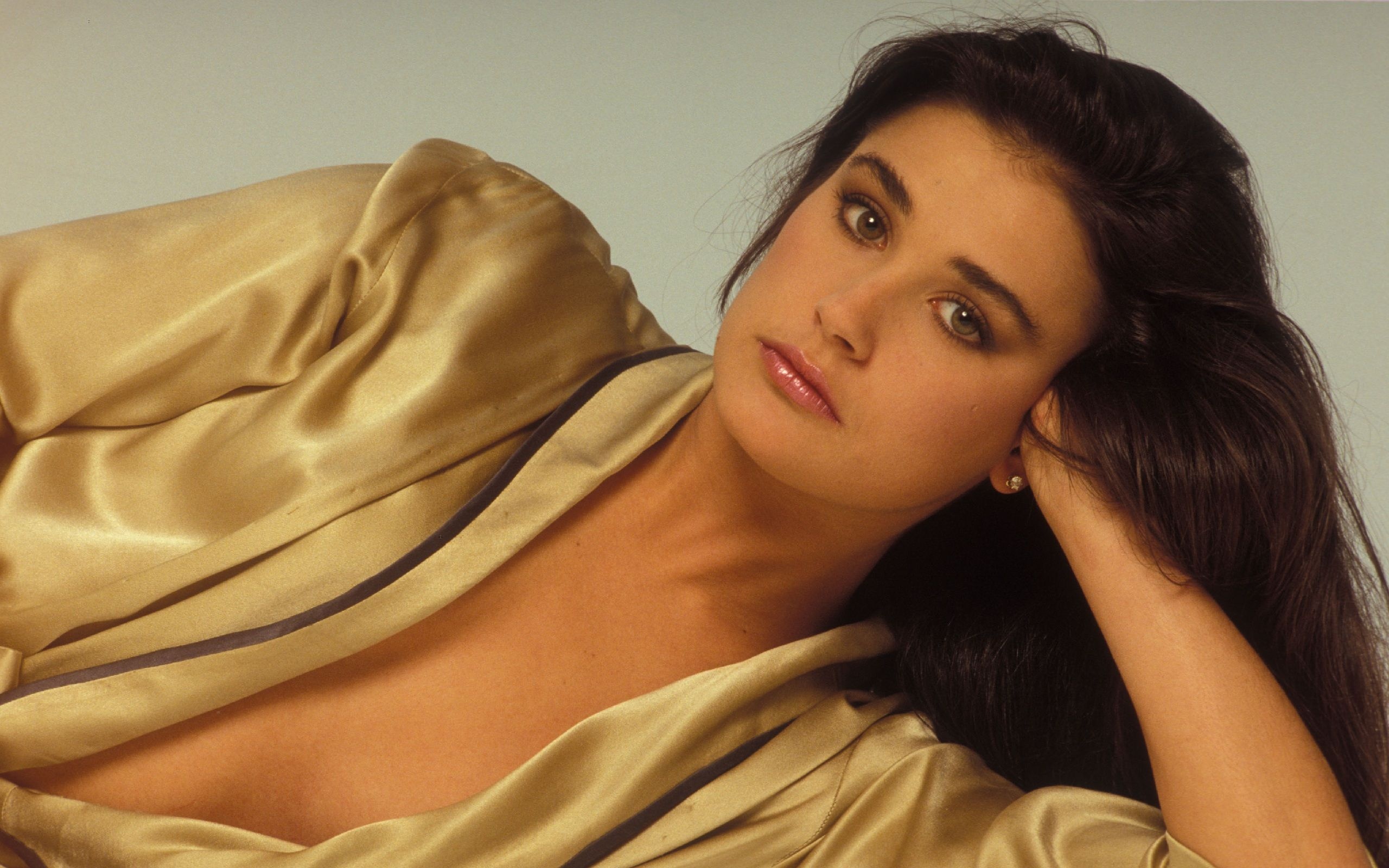 Demi Moore, Striking wallpapers, Timeless elegance, Alluring presence, 2560x1600 HD Desktop