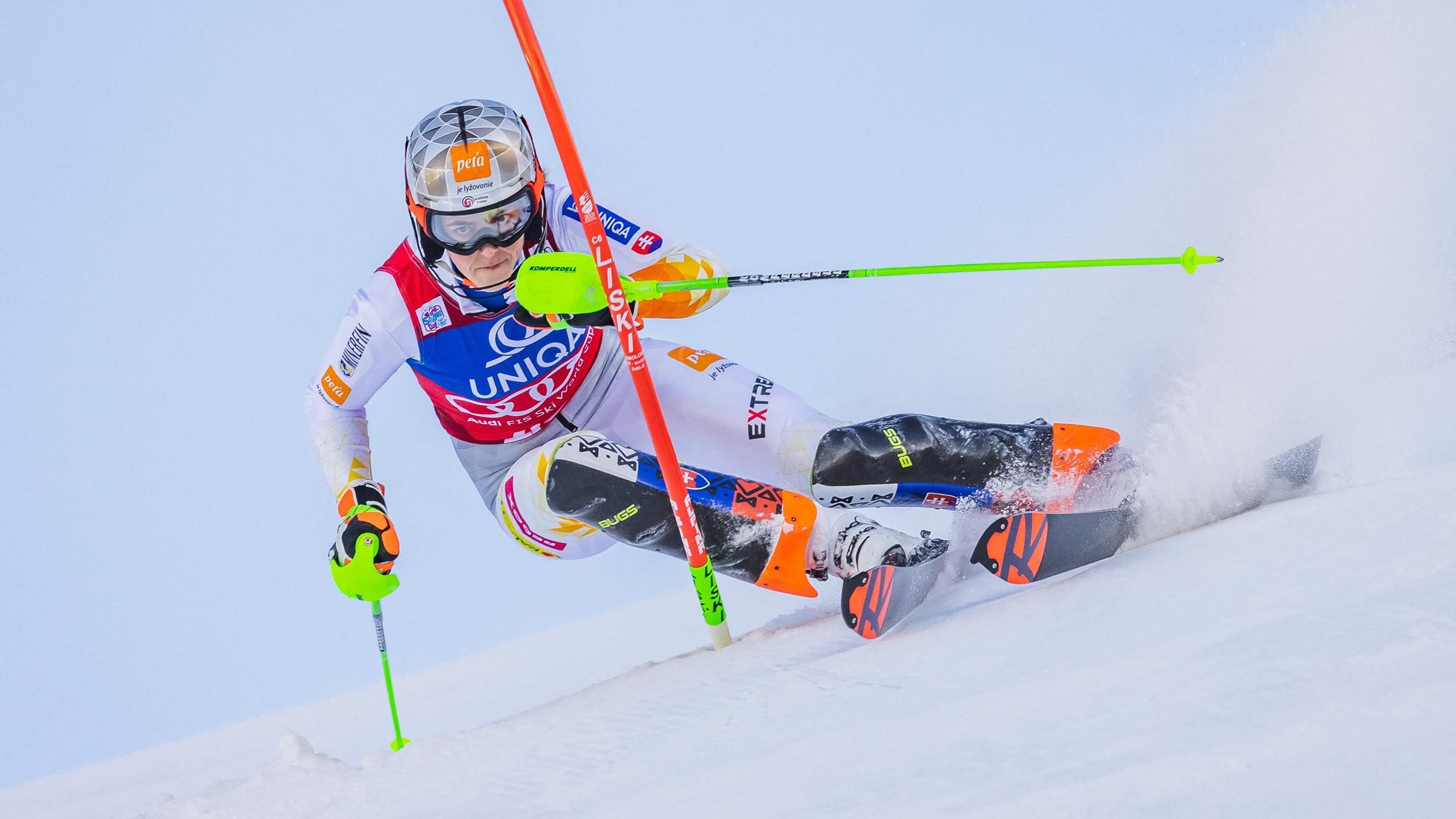 Slalom in Lienz, Petra Vlhova, Liensberger, Gisin, 2560x1440 HD Desktop