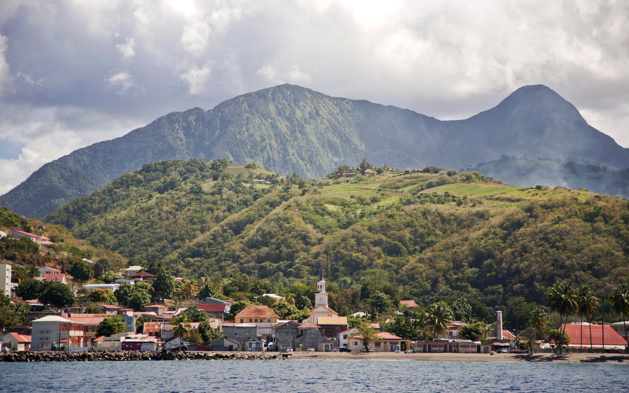 Mount Pelee, Exuberant slice, Caribbean destination, 2130x1330 HD Desktop