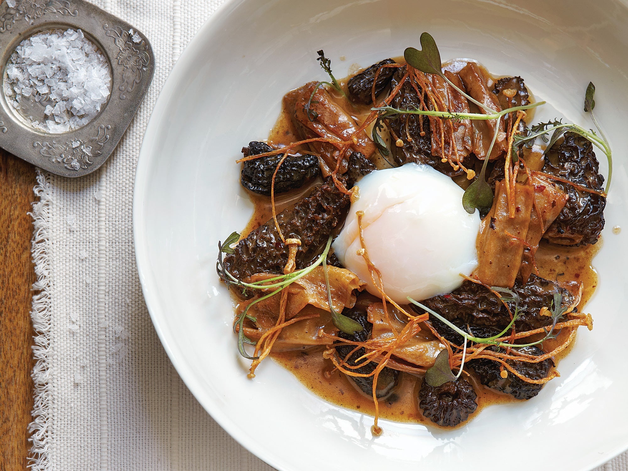 Morels in black bean sauce, fried enoki mushrooms, 2000x1500 HD Desktop