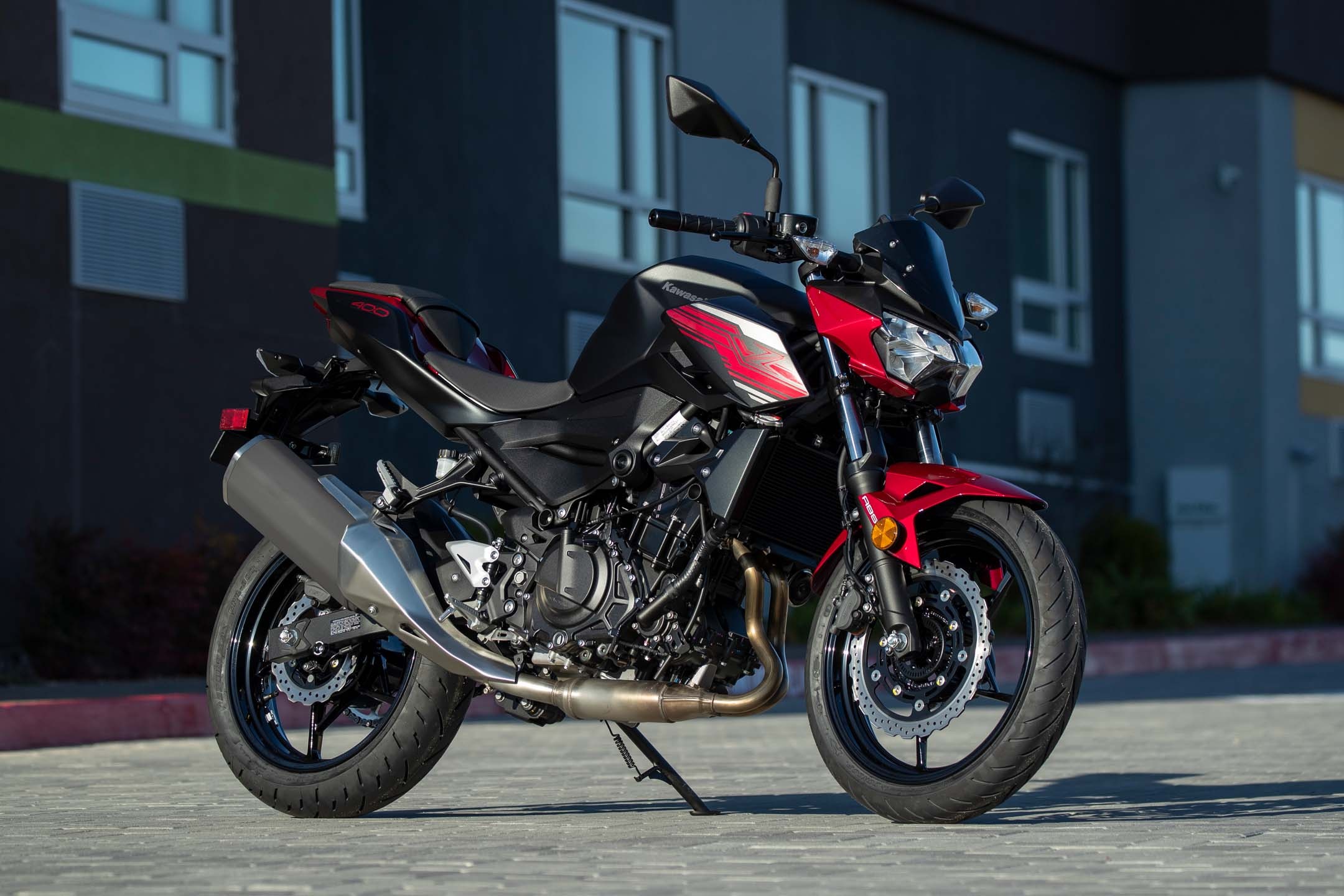 Kawasaki Z400, Nimble and agile, Sporty commuter, Dynamic handling, 2160x1440 HD Desktop