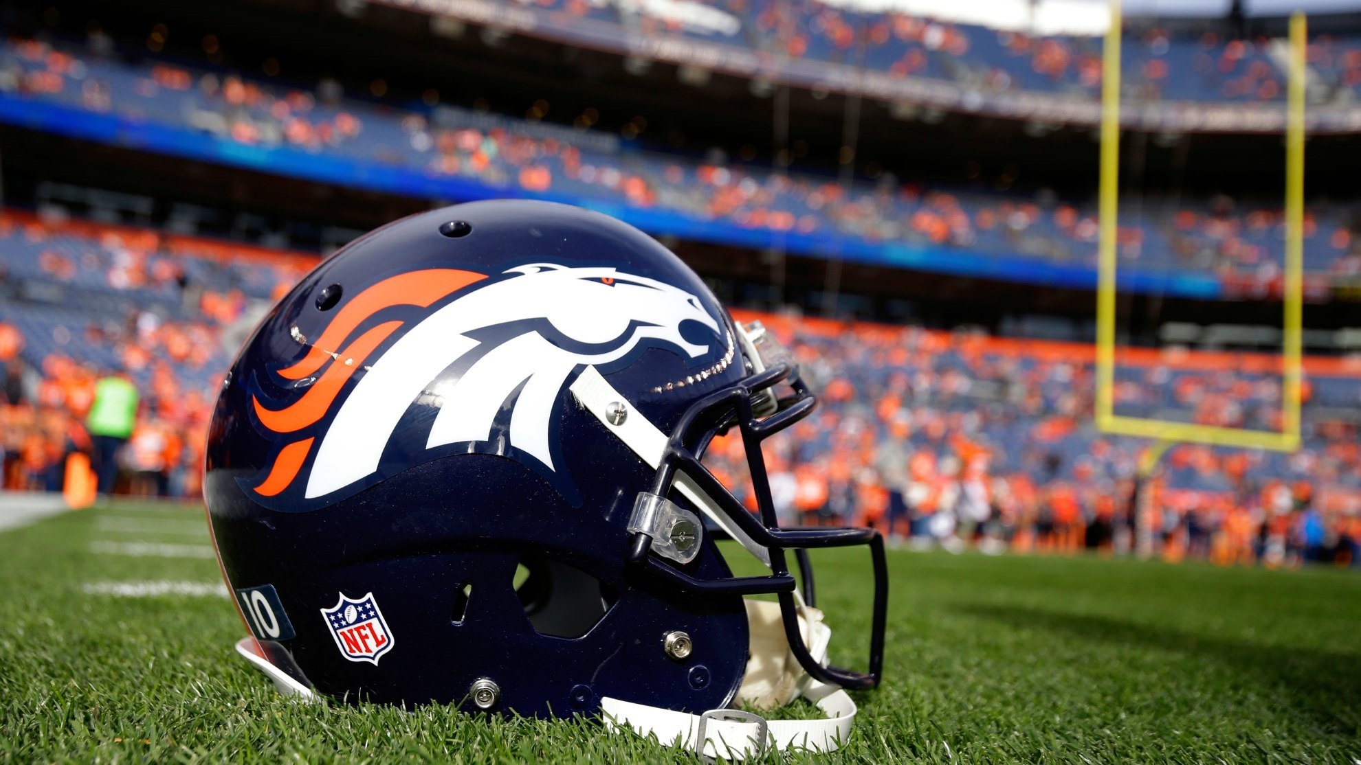 Helmet, Denver Broncos Wallpaper, 1980x1120 HD Desktop