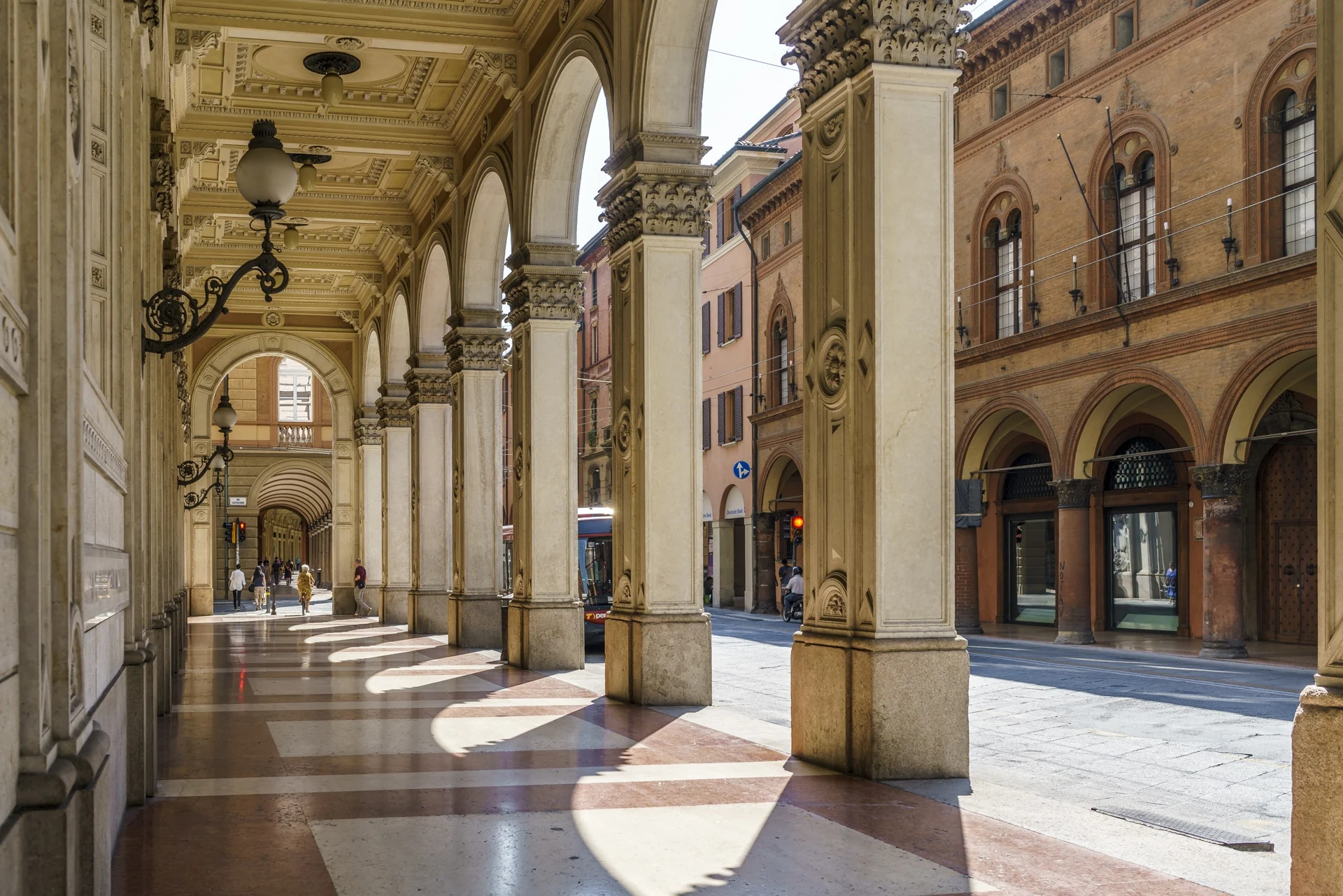 Casa Saraceni, Bologna Wallpaper, 1920x1290 HD Desktop