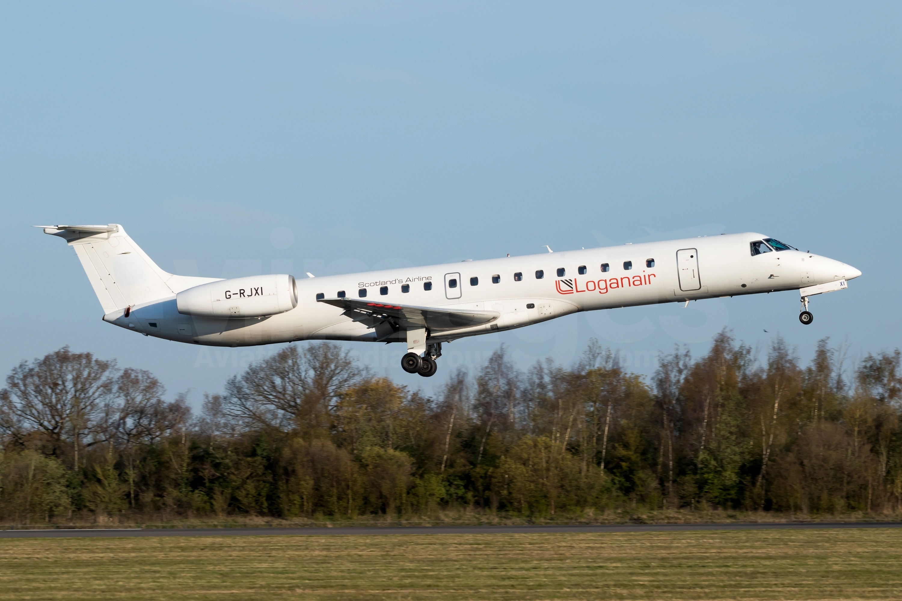 Embraer ERJ-145, Travels, Loganair ERJ 145EP G-RJXI, V1images Aviation Media, 3000x2000 HD Desktop