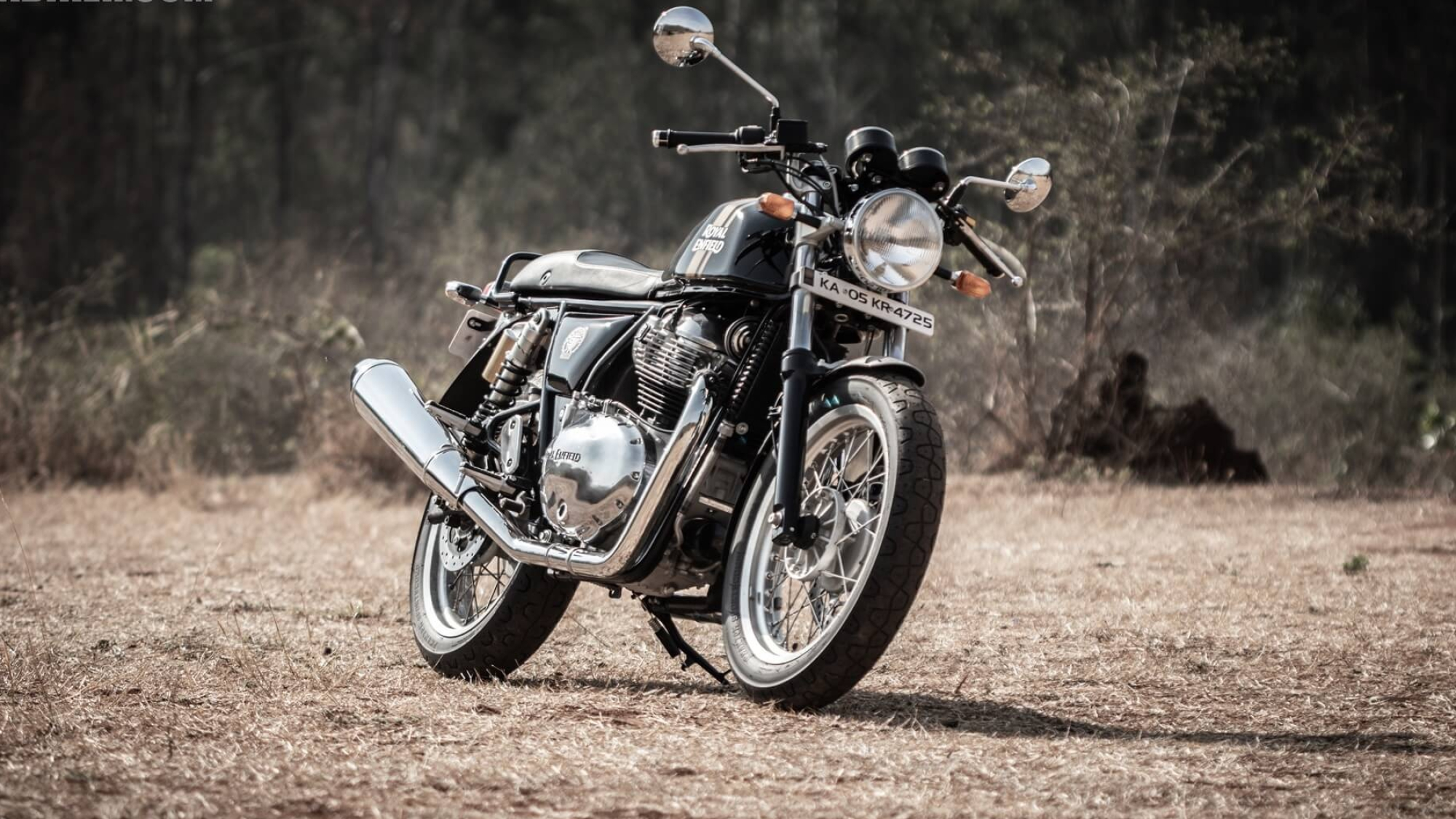 Royal Enfield Continental GT 650, Chrome exhaust pipe, Dry grass field, HD Desktop wallpaper