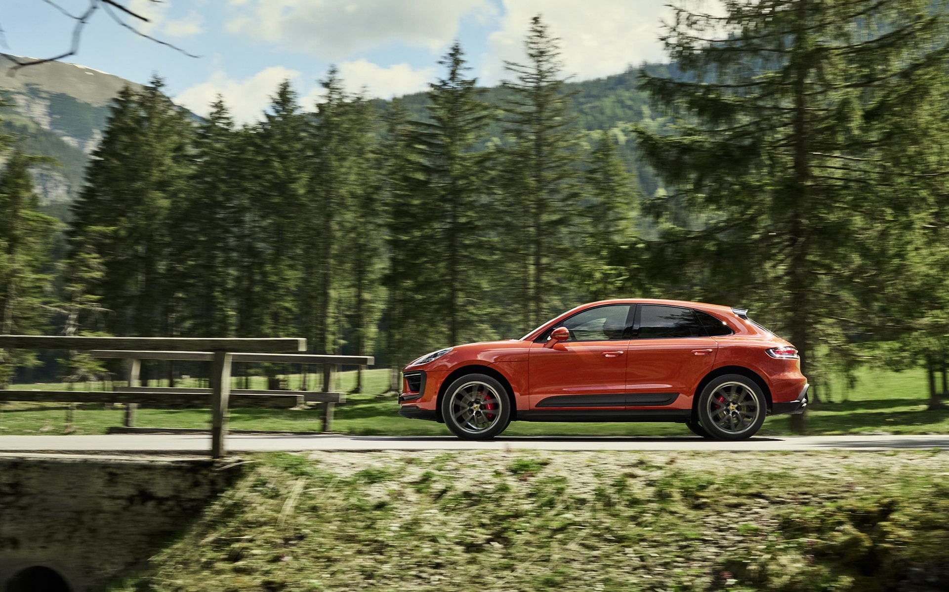 Porsche Macan, S model, Side wallpapers, Motortread, 1930x1200 HD Desktop