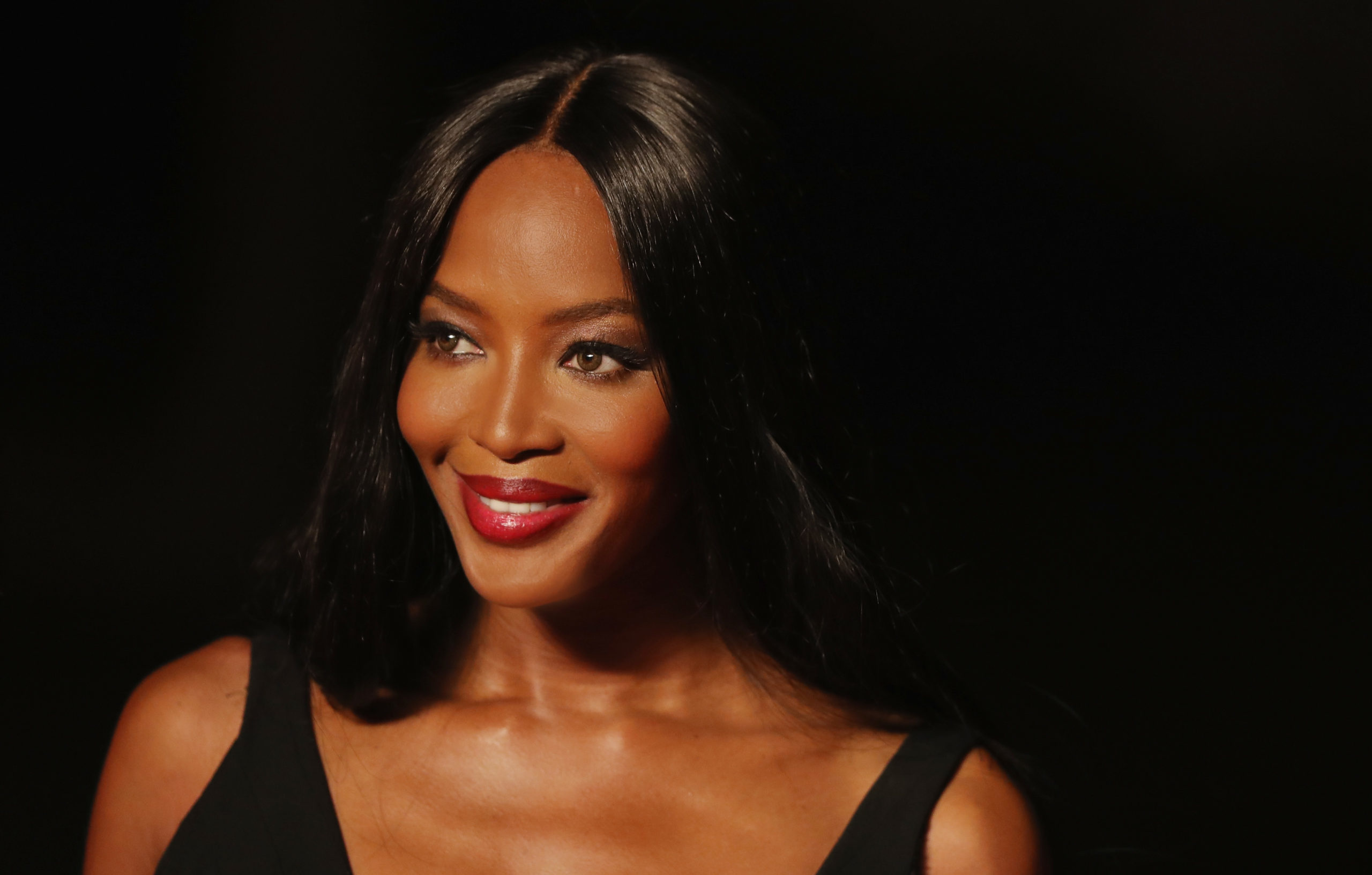 Naomi Campbell, Adoption rumors, Baby photo, 2560x1640 HD Desktop