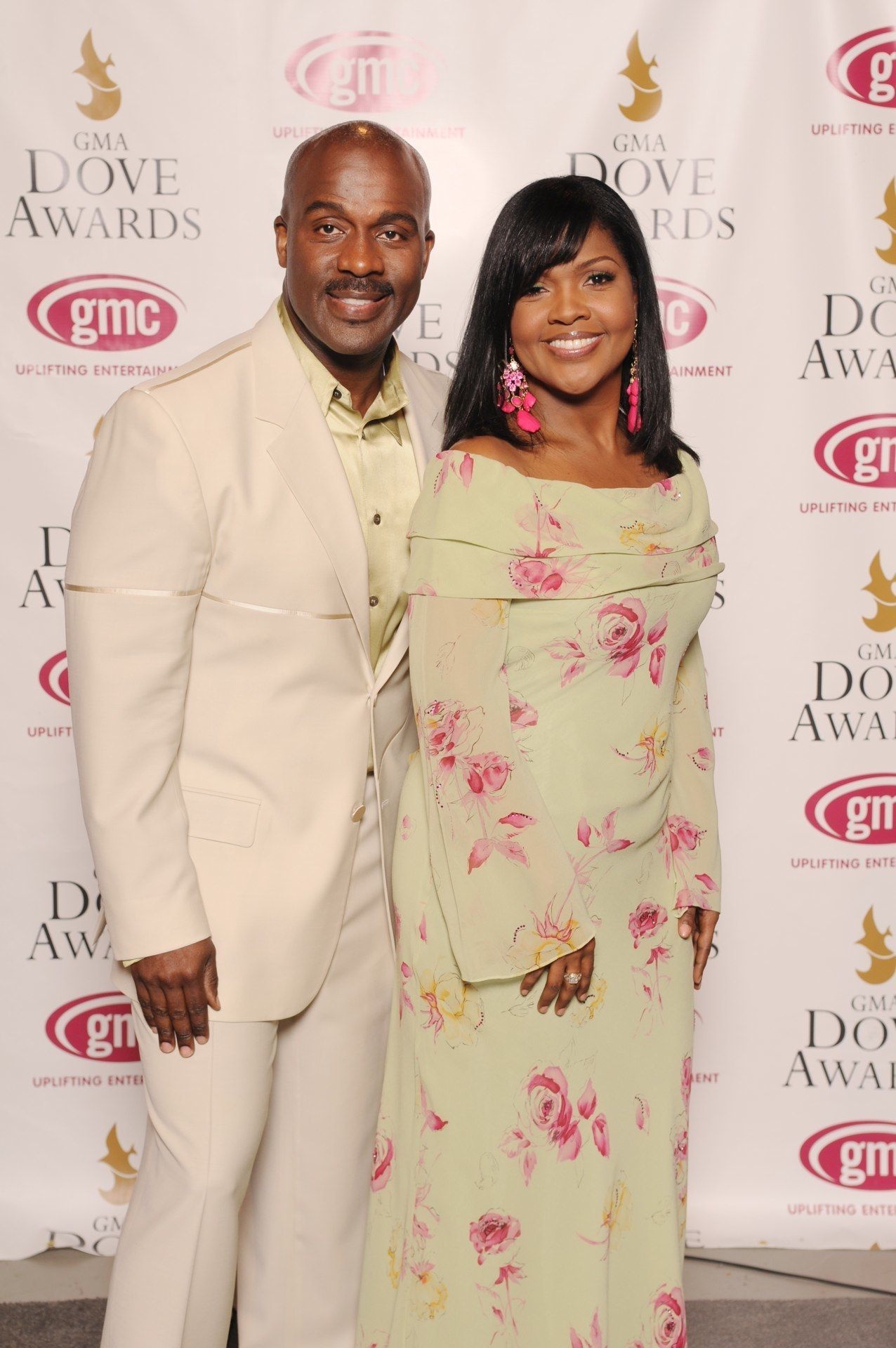 CeCe Winans, Dove Awards, Music celebration, Black music artists, 1280x1920 HD Phone