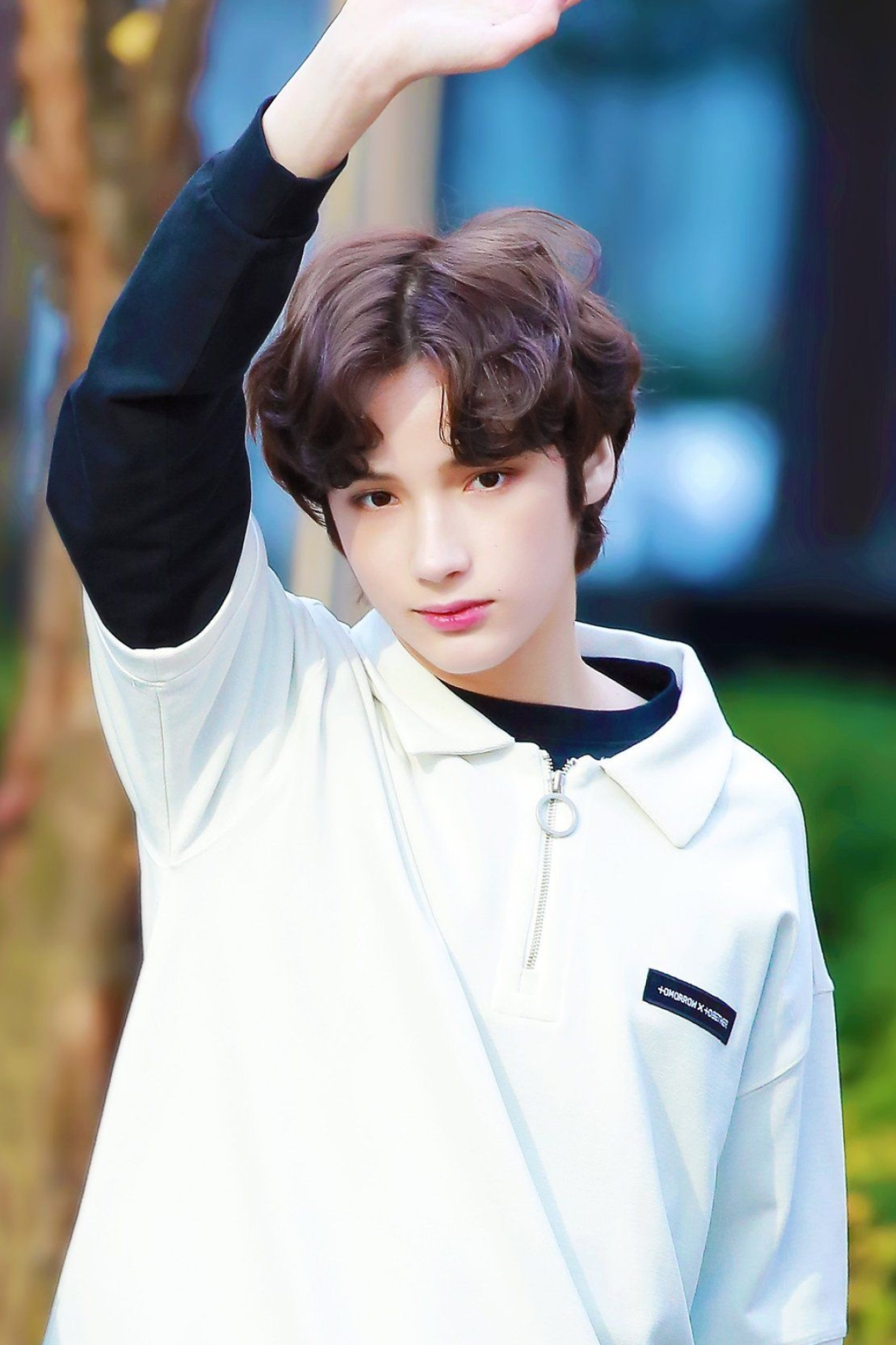 Huening Kai, K-pop star, TXT, South Korean boy band, 1370x2050 HD Phone