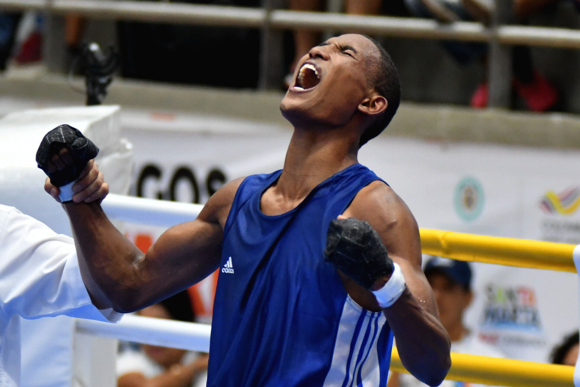 Alexy de la Cruz, Sports enthusiast, Athletic excellence, Competitive spirit, 1920x1280 HD Desktop