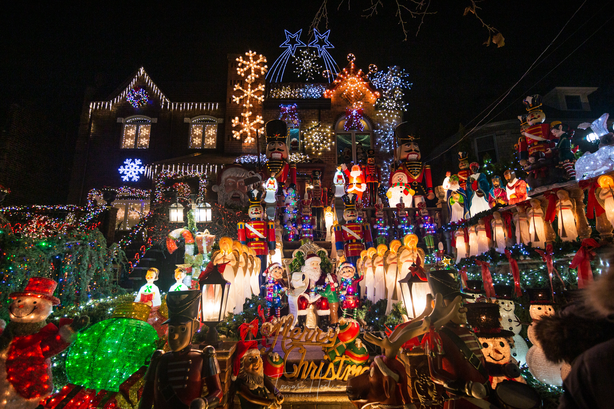 Dyker Heights, New York Christmas Wallpaper, 2050x1370 HD Desktop