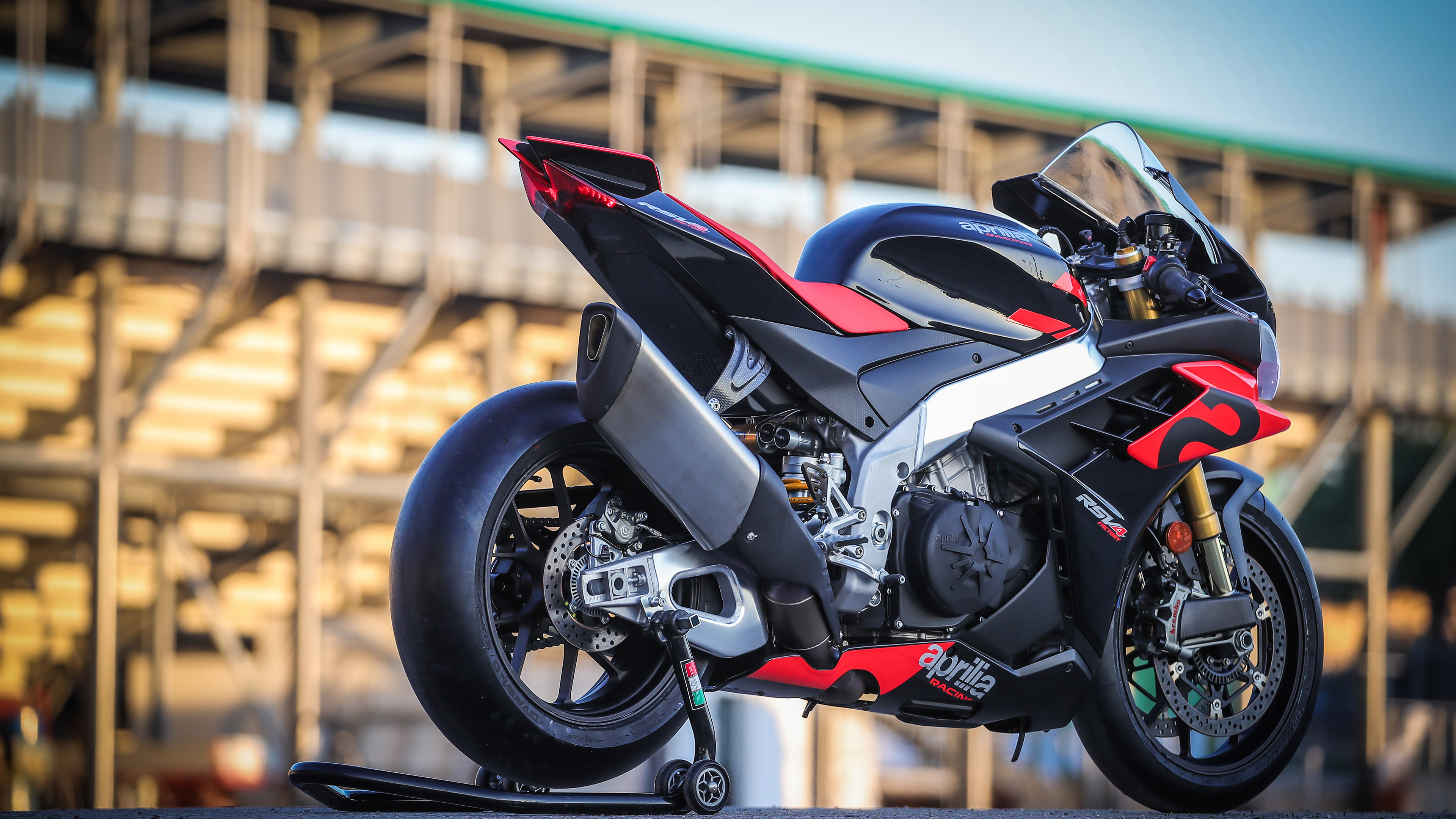 Aprilia RSV4, Unmatched performance, Cutting-edge technology, Futuristic design, 3840x2160 4K Desktop