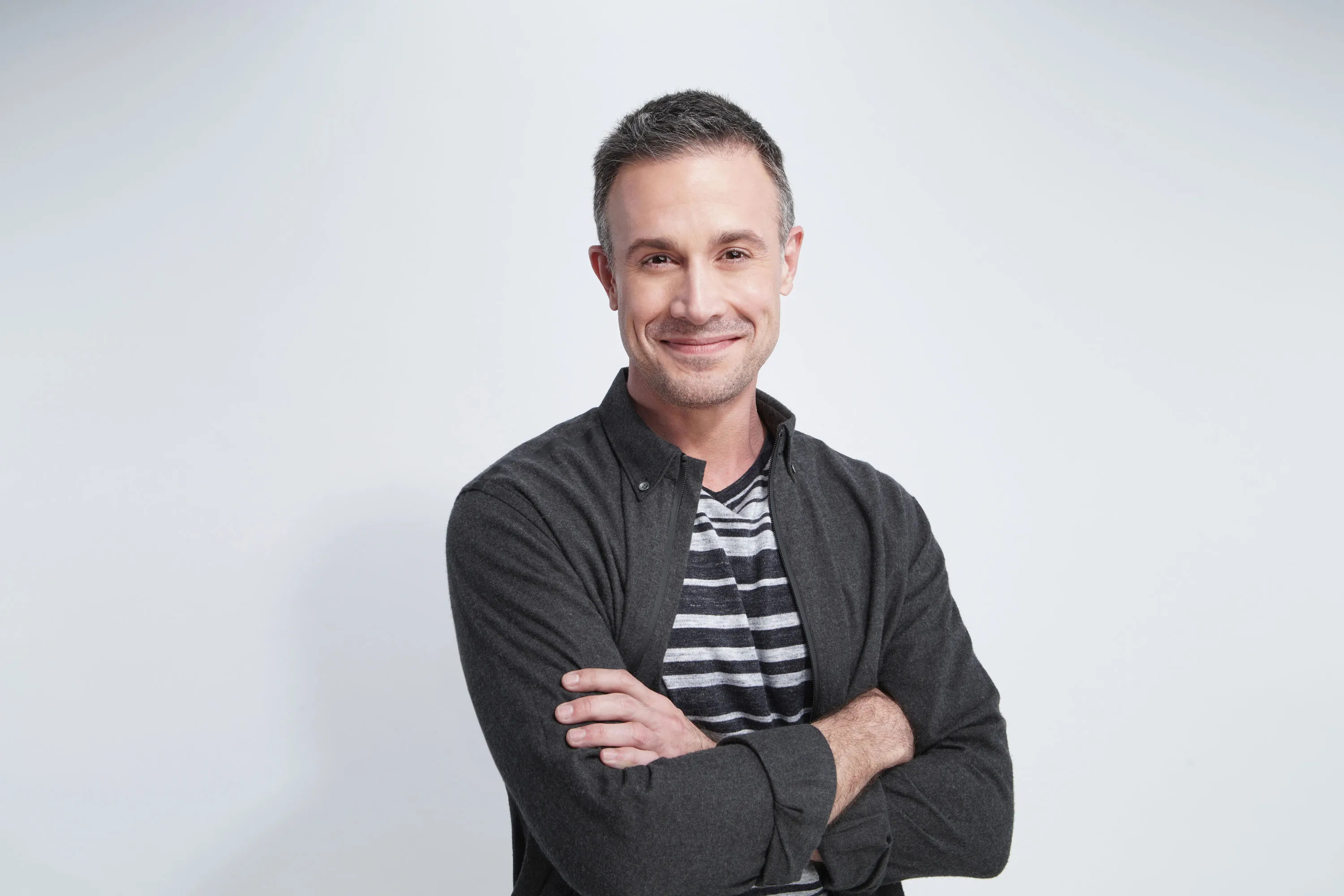 Freddie Prinze Jr., Cookbook, Chiles, Bon Apptit, 3000x2010 HD Desktop